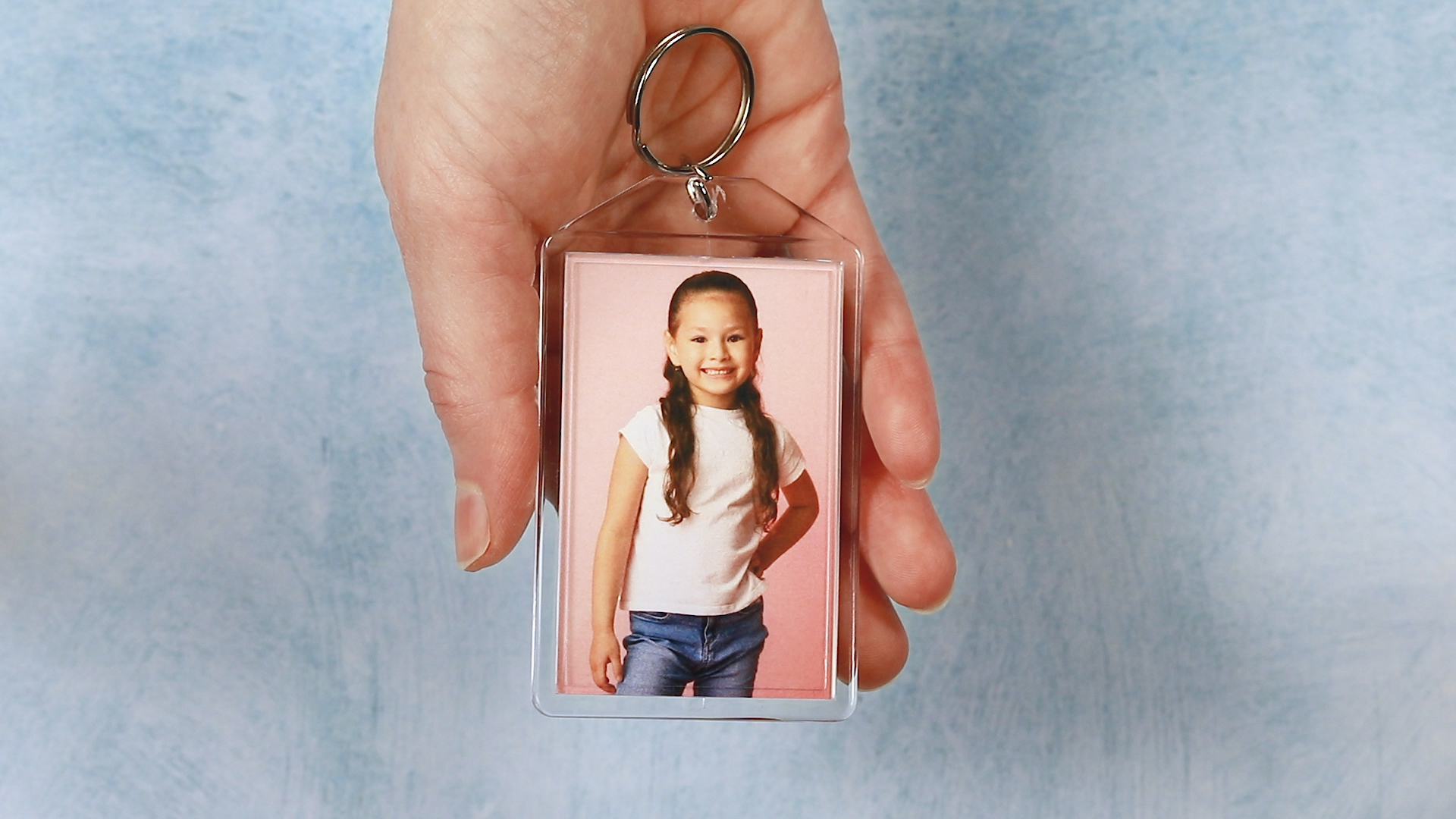 thumbnail video image 2 of Snapins Acrylic 1.75" x 2.75" Clear Photo Keychains - Pack of 5, 2 of 4