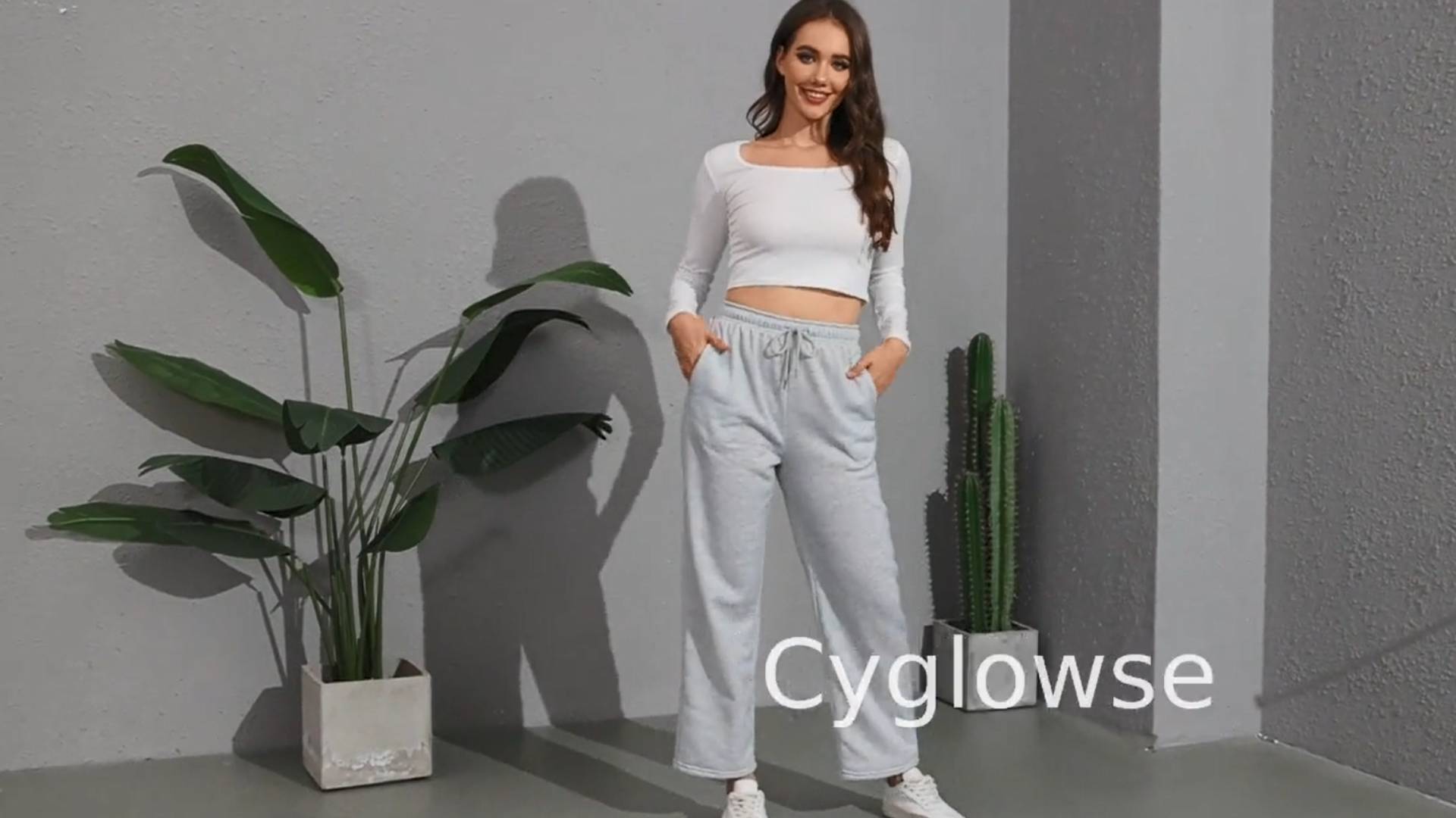 thumbnail video image 2 of Cyglowse 2025 Wide Leg Sweatpants Women, Black Sweatpants Fleece Drawstring High Waisted Sweat Pants with Pockets L, 2 of 2