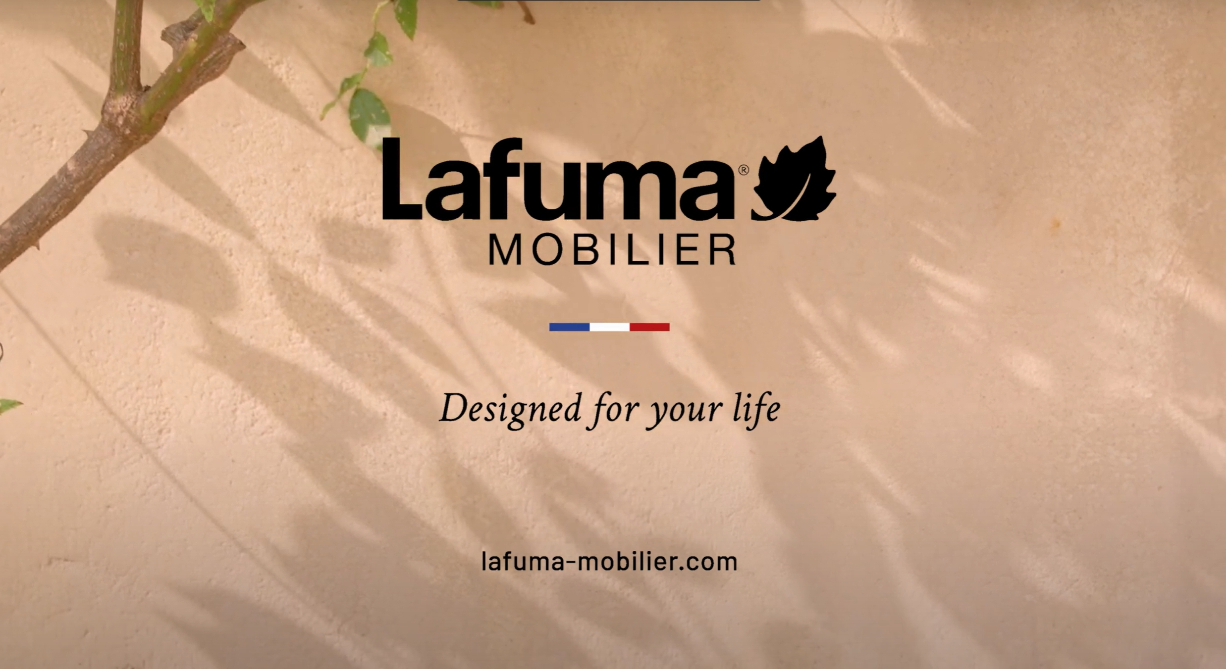 thumbnail video image 2 of Lafuma Futura XL Air Comfort Series Outdoor Zero Gravity Lounge Chair, Black, 2 of 3