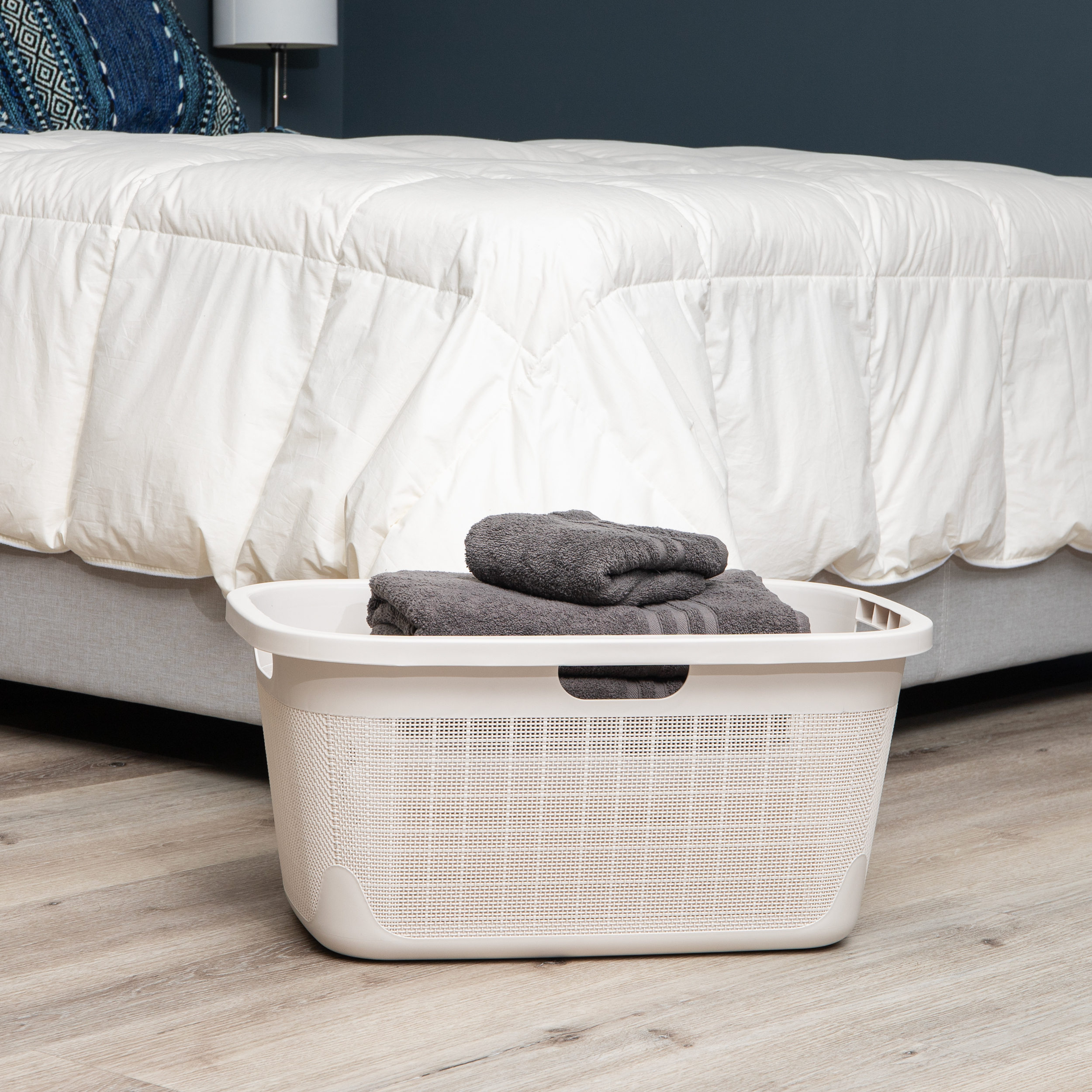 thumbnail video image 2 of Mind Reader 40L Slim Laundry Hamper, Clothes Basket, Plastic, Adult 18.5”L x 10.75”W x 23.5”H, Black, 2 of 8