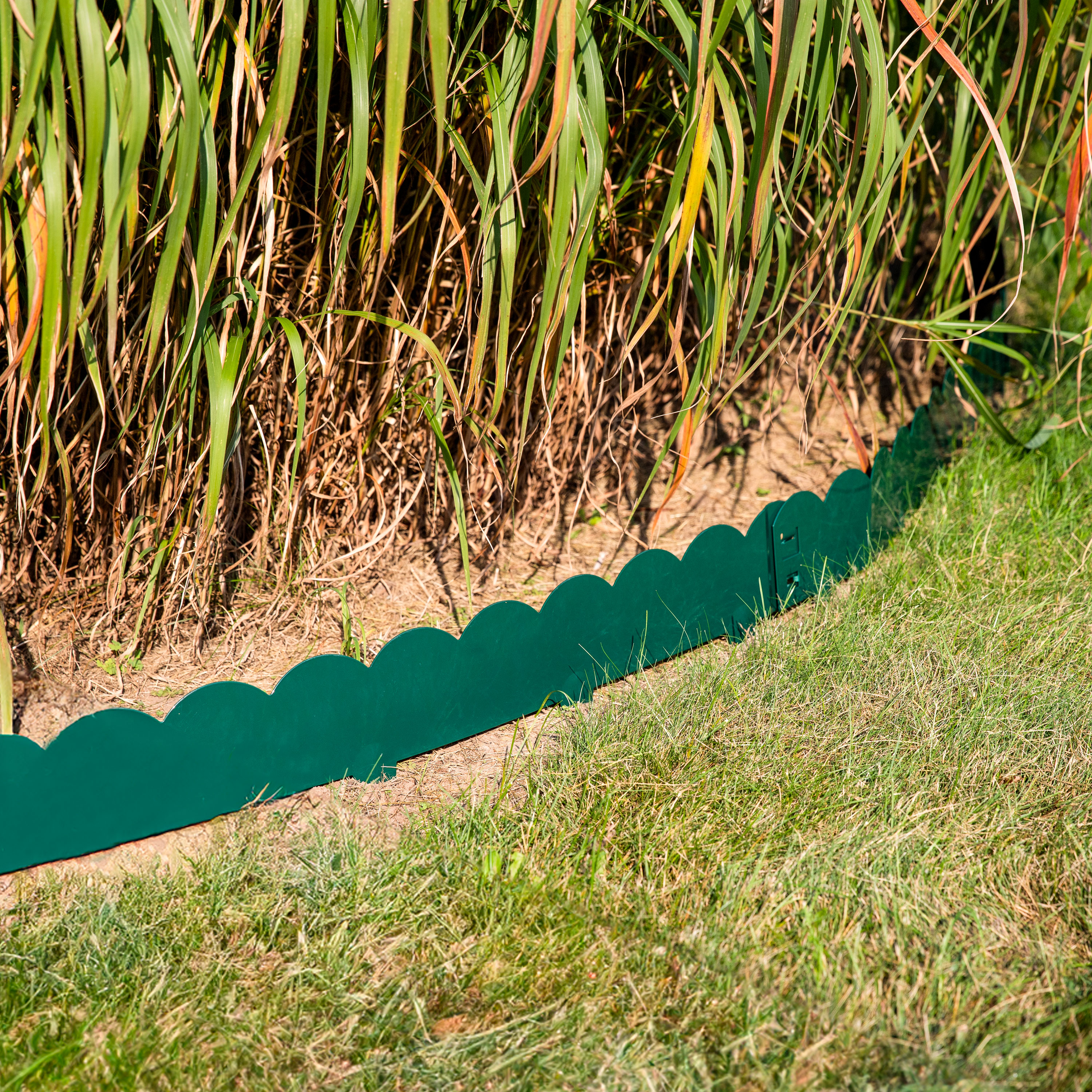 thumbnail video image 2 of Sunnydaze Scalloped 7.25" x 41.75" Green Steel Landscape Edging Border (5 Pack), 2 of 12
