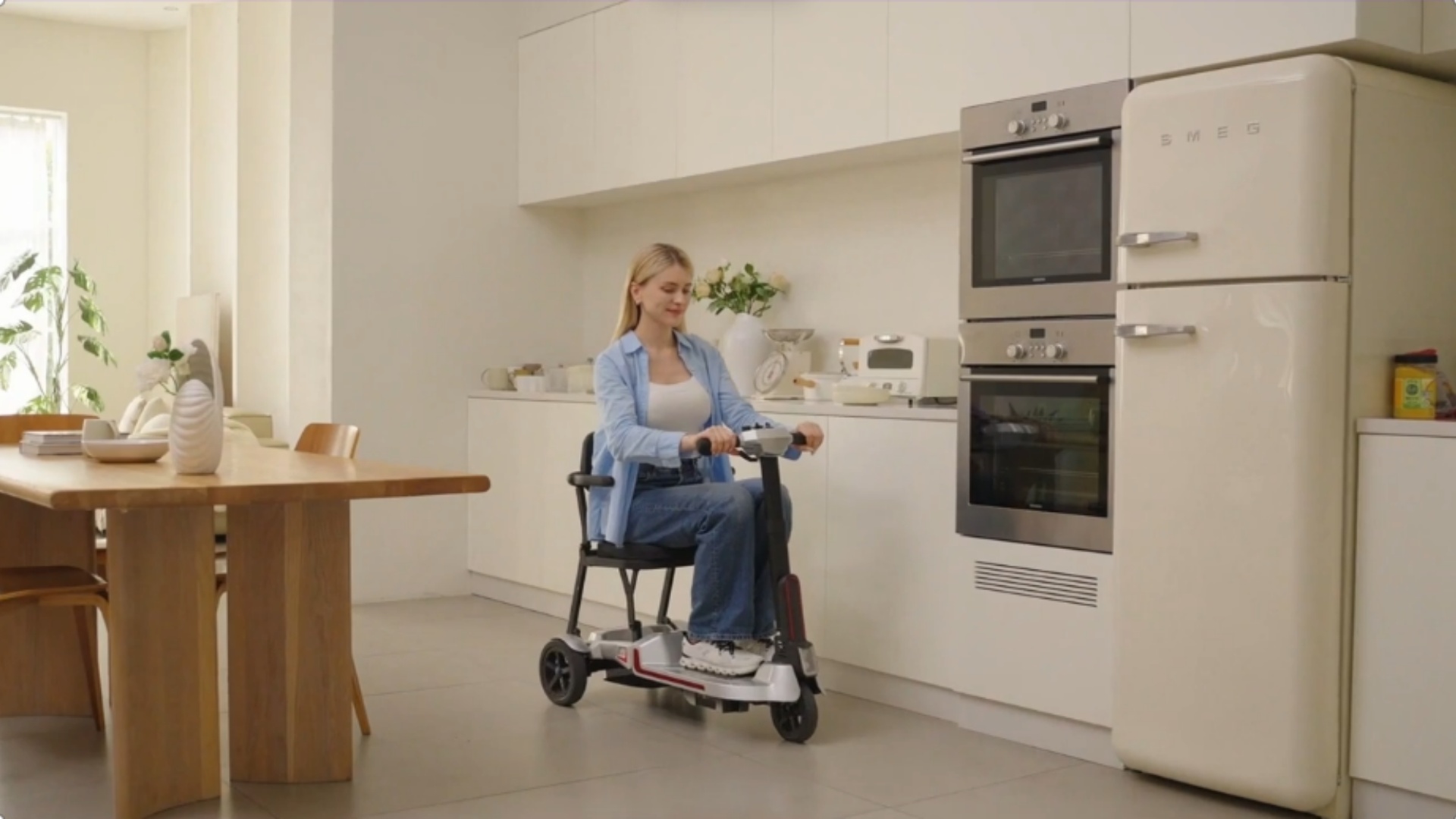 thumbnail video image 2 of Mobigogo 3 Wheel Foldable Mobility Scooter for Adult Seniors, 30 lbs Compact Lightweight Mobile for Travel，Airline‑Approved Dual Lithium Batteries, 20 Mile Range, Silver, 2 of 10