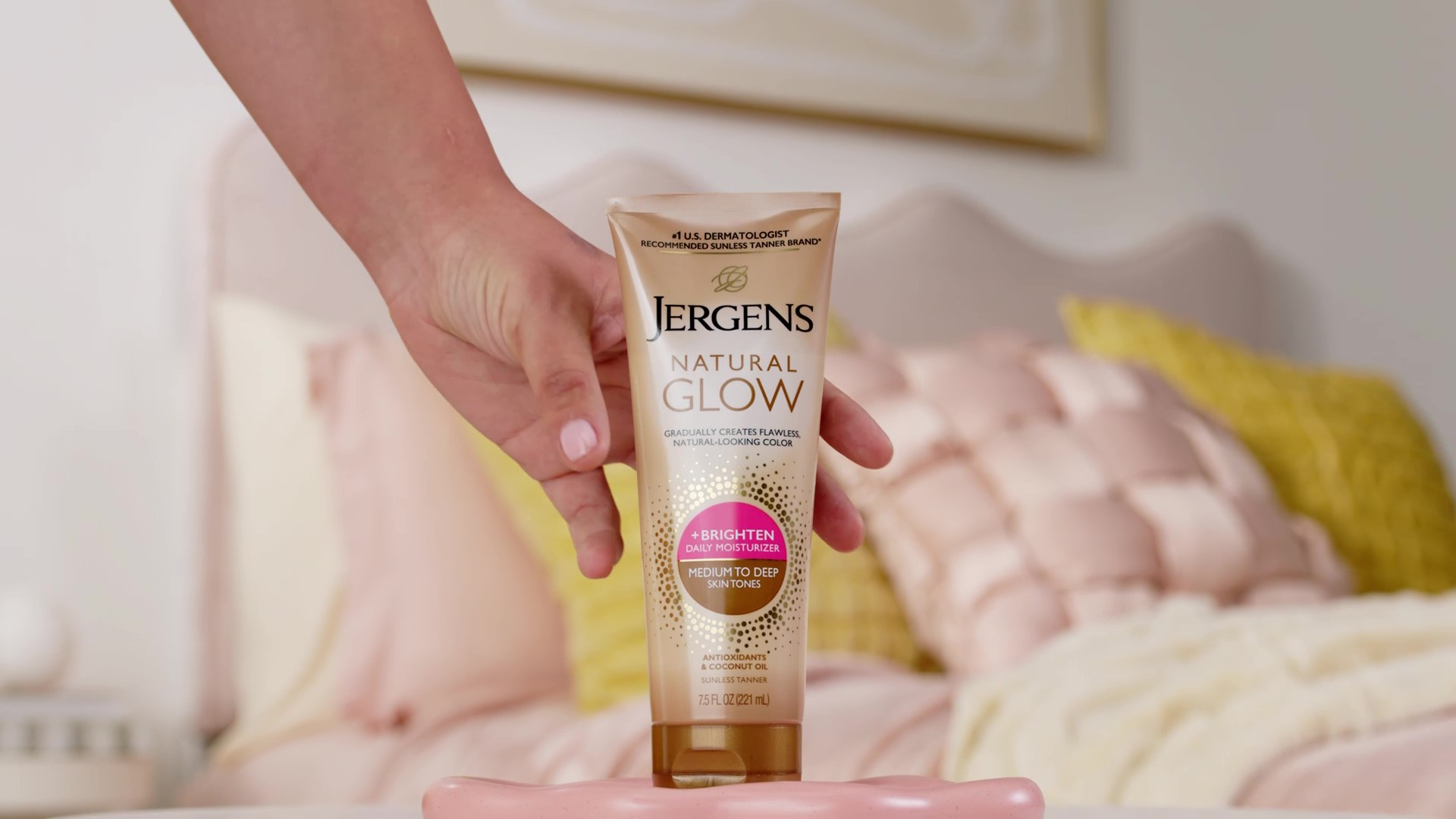 thumbnail video image 3 of Jergens Natural Glow Daily Moisturizer Fair to Medium Skin, Sunless Self Tanning Lotion, 7.5 oz, 3 of 12