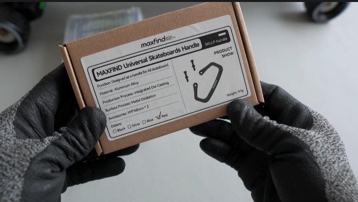 thumbnail video image 2 of Skateboard Handle - Compatible with Electric Longboard Skateboards - Aluminum Alloy, Waterproof and Wear-Resistant Skateboard Accessories（Black）, 2 of 11