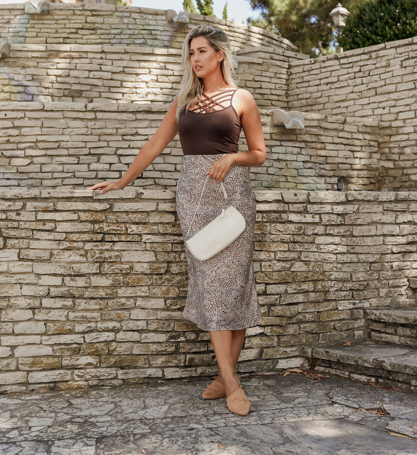 thumbnail video image 2 of Womens Seamless Nylon Criss Cross Cami Long Tank Top, 2 of 7