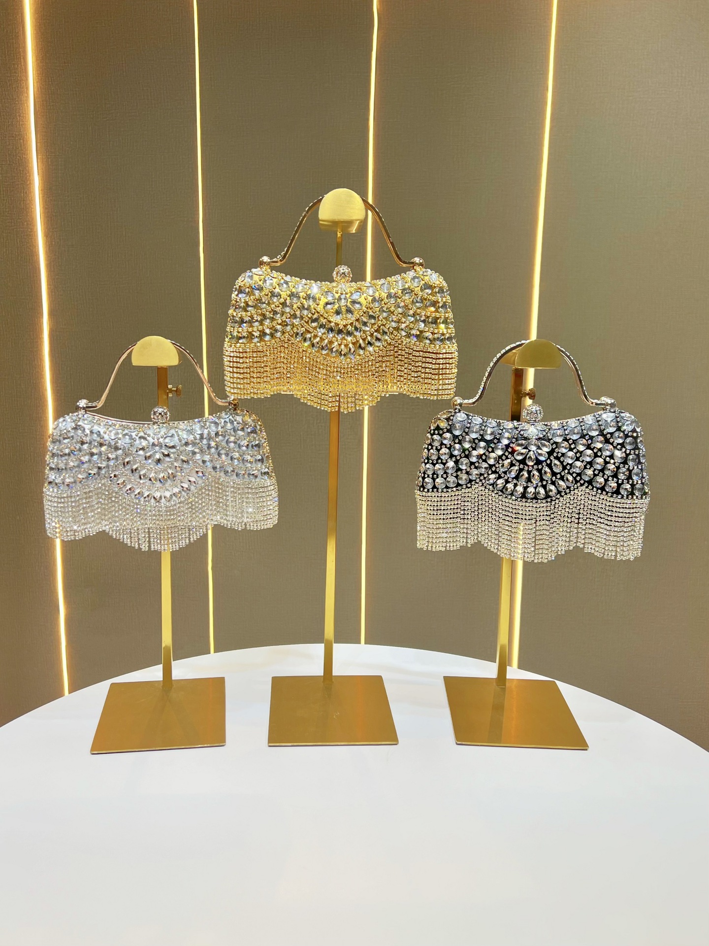 thumbnail video image 2 of Diamond Embedded Tassel Clutch Bag Wedding Birthday Evening Shoulder Handbag Pillow Shape Lock Buckle ,Gold, 2 of 9