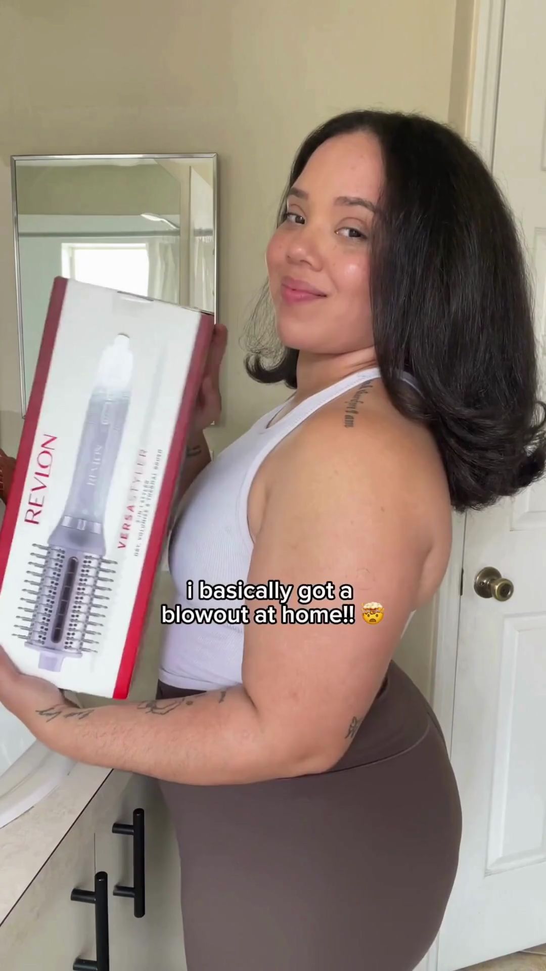 thumbnail video image 2 of Revlon VersaStyler 3-in-1 Styler, Blow Dryer, Blowout Brush & Thermal Brush, 2 of 8
