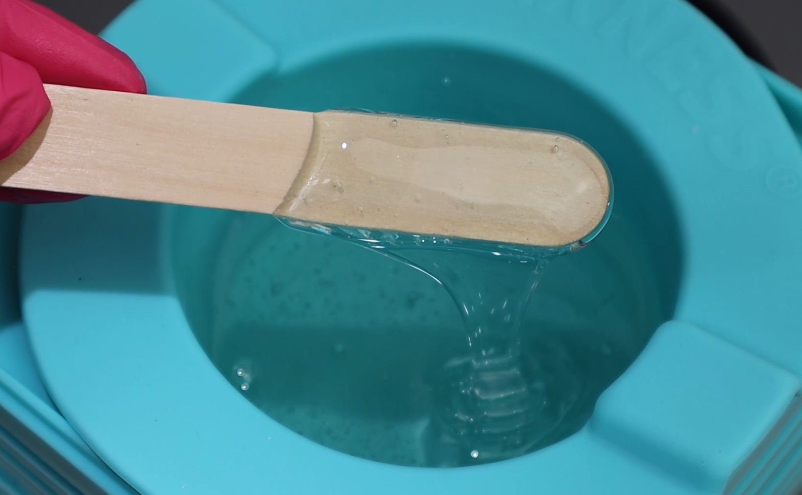 thumbnail video image 2 of Waxness Sensi Clear Rosin Free Hard Wax 4.4 lb / 2 kg, 2 of 7