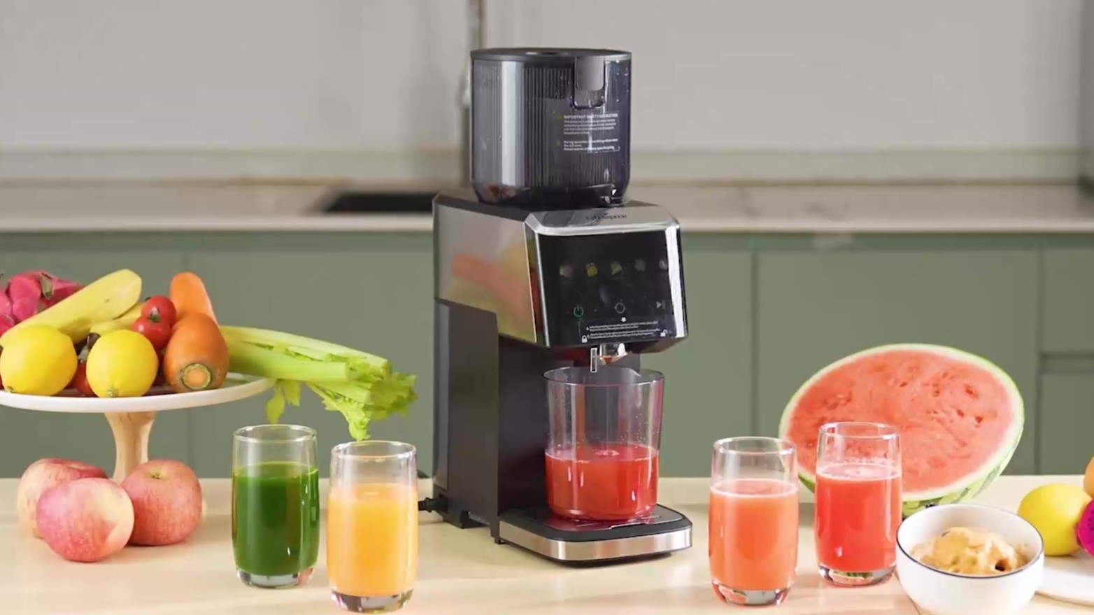 LifeImpree Juicer Machine, Touchscreen Cold Press Juicer with 5.4