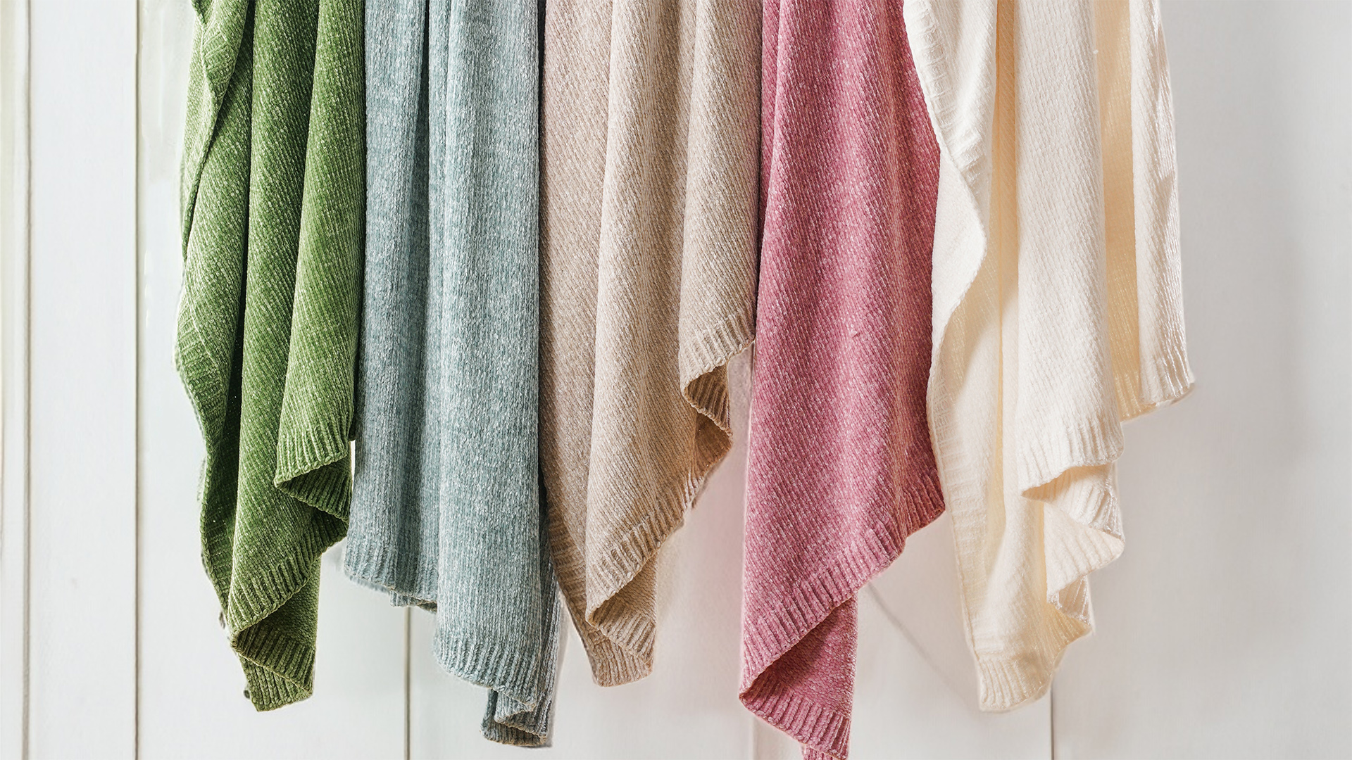 thumbnail video image 2 of Sage Geen Chenille Throw Blanket, Mint Green Decorative Knit Throws,Spring Decor,51"x 67", 2 of 9