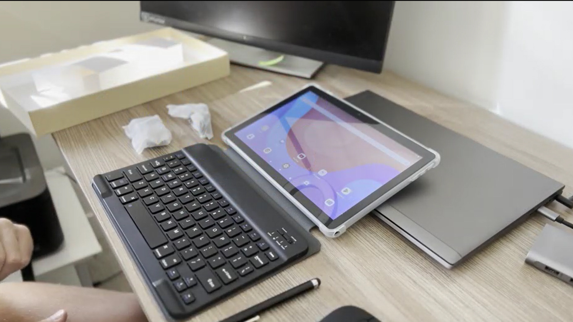 thumbnail video image 2 of 10 inch Tablet Android 13 Tablets 7GB+64GB+1TB Expand, 4-Core CPU,5G Wifi,2+8MP Camera, 2 of 8