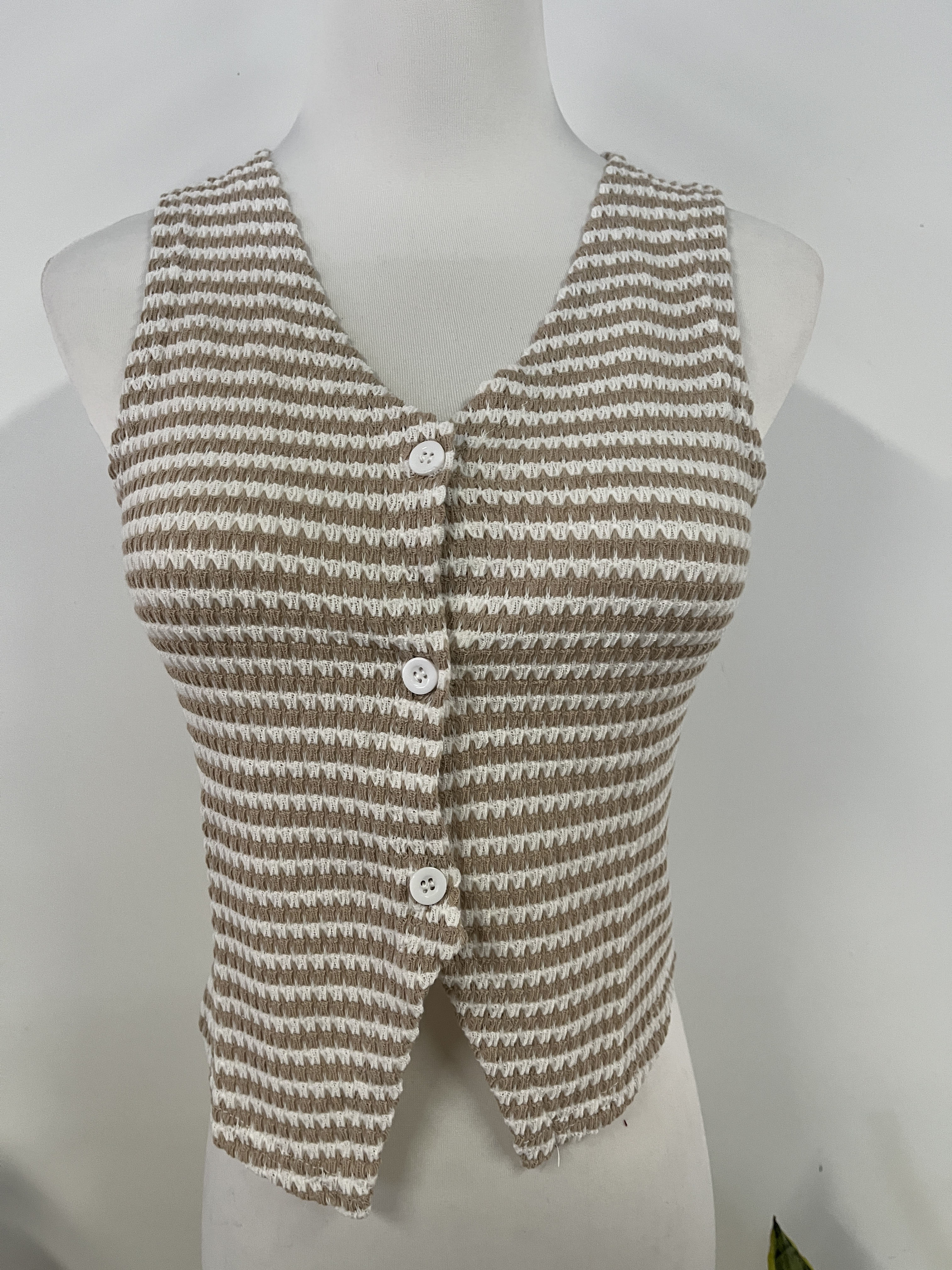 thumbnail video image 2 of IAIKUO Sleeveless Slim Fit Open Front Blazer Vest, Women's, 2 of 9