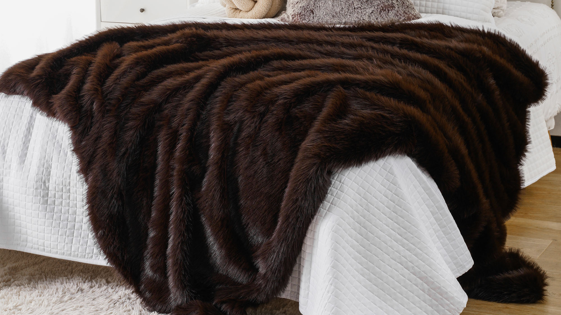thumbnail video image 2 of Brown Faux Fur Throw Blanket For Sofa, Fluffy Thick Fur Blanket,Plush Fuzzy Bed Throws,50"x60", 2 of 9