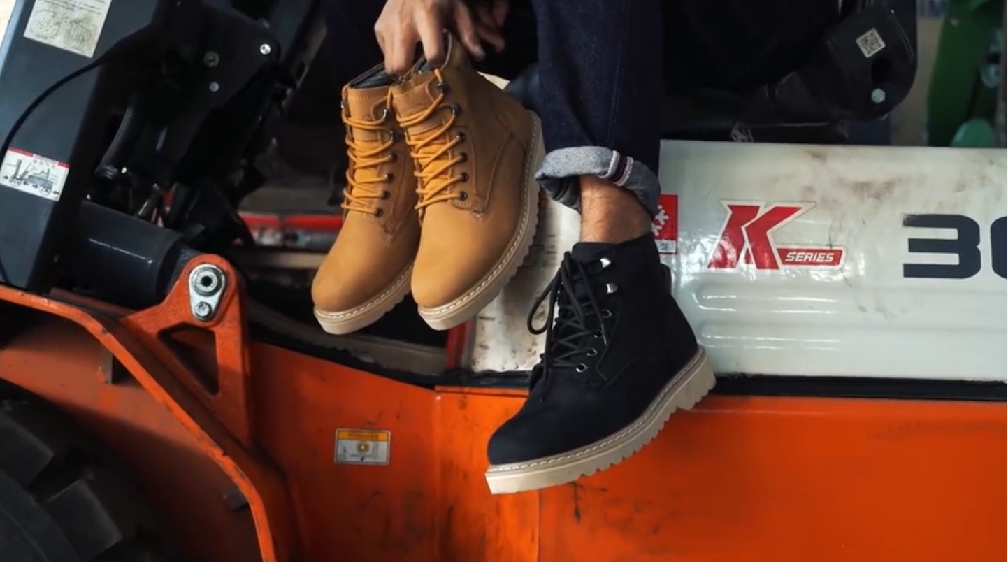 thumbnail video image 2 of SAFETY LOONG Soft Toe Work Boots, 6 Inch Nubuck Leather Boots with Side Zipper Workboots Black 14, 2 of 10