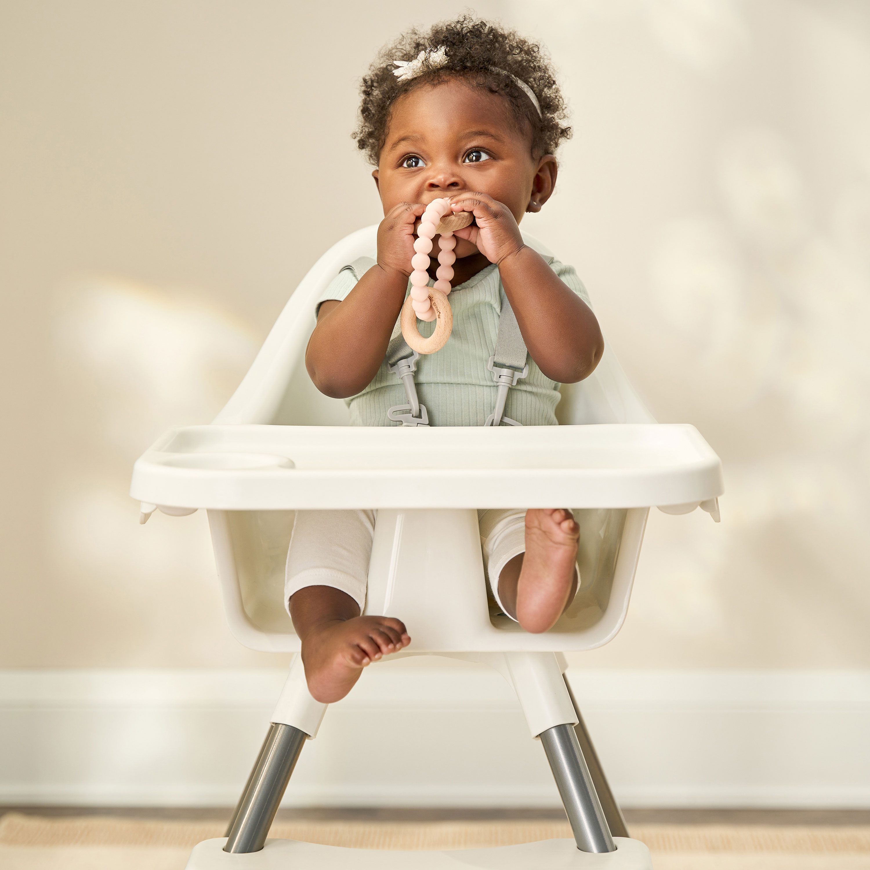 thumbnail video image 3 of Regalo Baby Basics High Chair with Removable Tray and 5-Point Harness for Ages 6-36 Months, White, 3 of 12