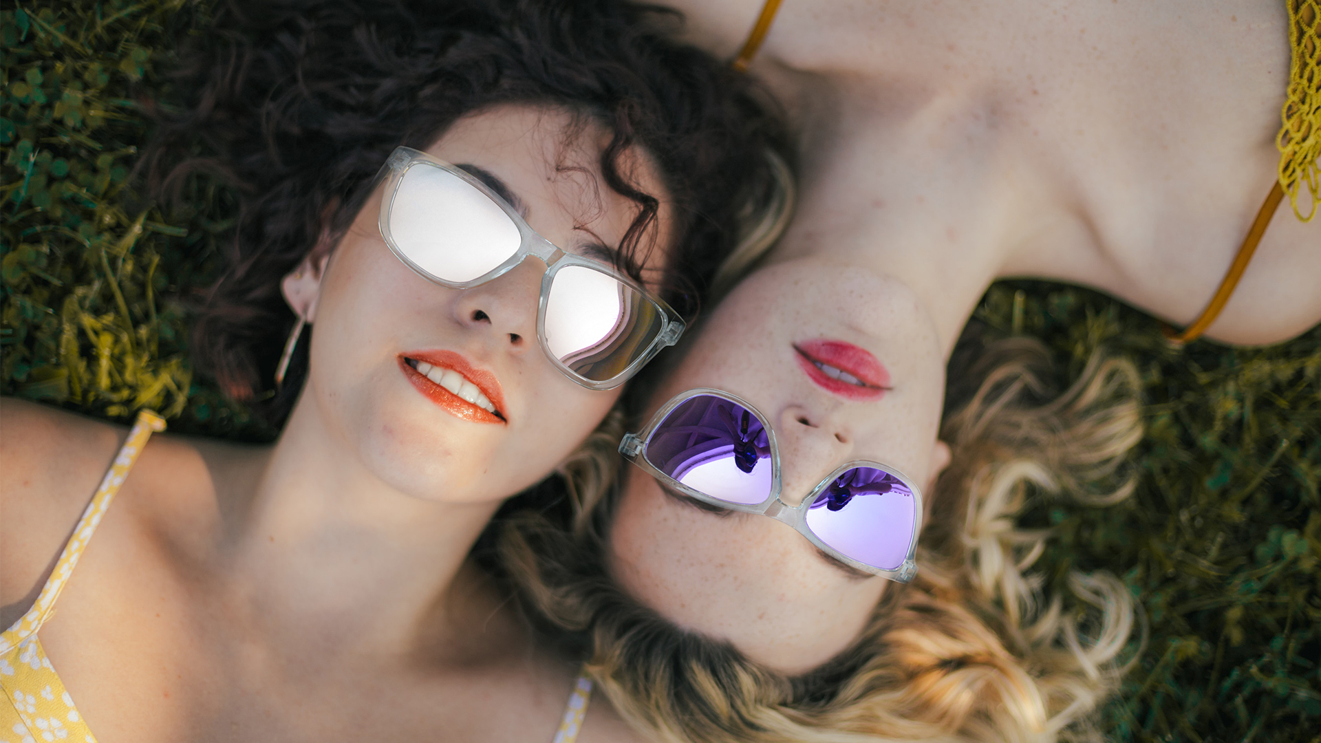 thumbnail video image 2 of Joopin Polarized Sunglasses for Women Men Classic Trendy Square Retro Mirrored Sun Glasses, 2 of 8