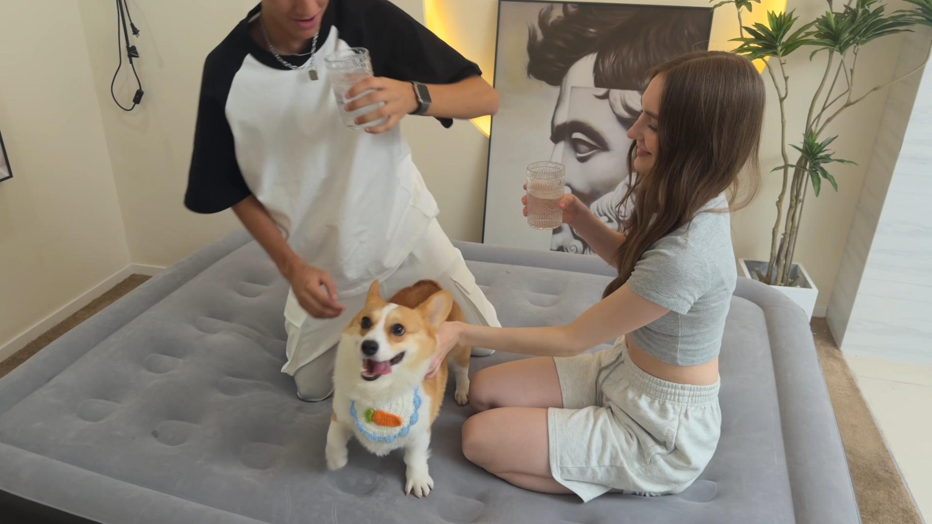 thumbnail video image 2 of LussoAmor  Full Air Mattress with Built in Pump,18" Air Bed with 3 Mins Self-Inflation/Deflation,Blow up Mattress for Camping, Home & Guest ,600lb, Gray, 2 of 9