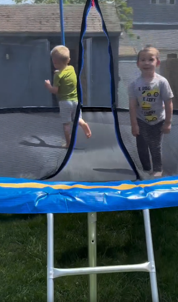 thumbnail video image 2 of 14FT Trampoline with Enclosure for Kids and Adults, SEGMART Upgraded Kids Recreational Outdoor Trampoline with Basketball Hoop, Ladder, Heavy Duty Round Backyard Trampoline for Indoor Outdoor, 2 of 10