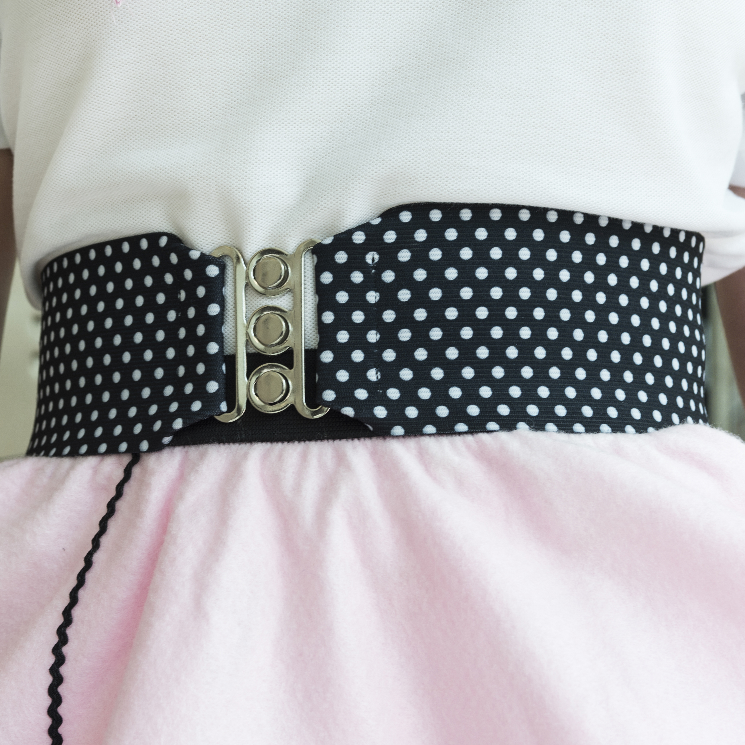 thumbnail video image 2 of Hip Hop 50's Shop 1950s Style 3” Wide Elastic Cinch Belt for Women Handmade in the USA (3X/4X Red), 2 of 7