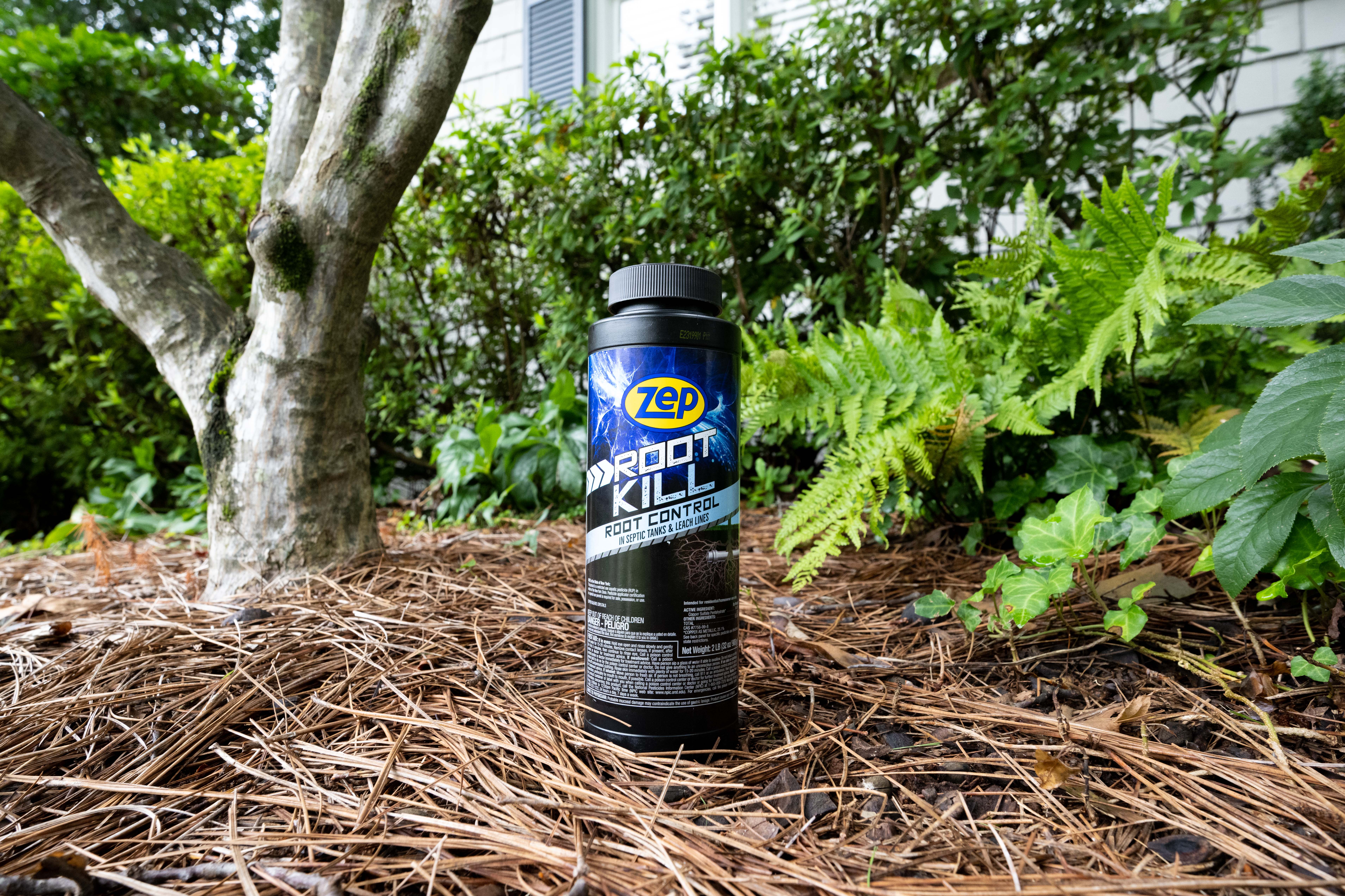 thumbnail video image 2 of Zep Root Kill - 32 oz (Case of 4) ZROOT24 - Root Killer for Clogged Drain, 2 of 10