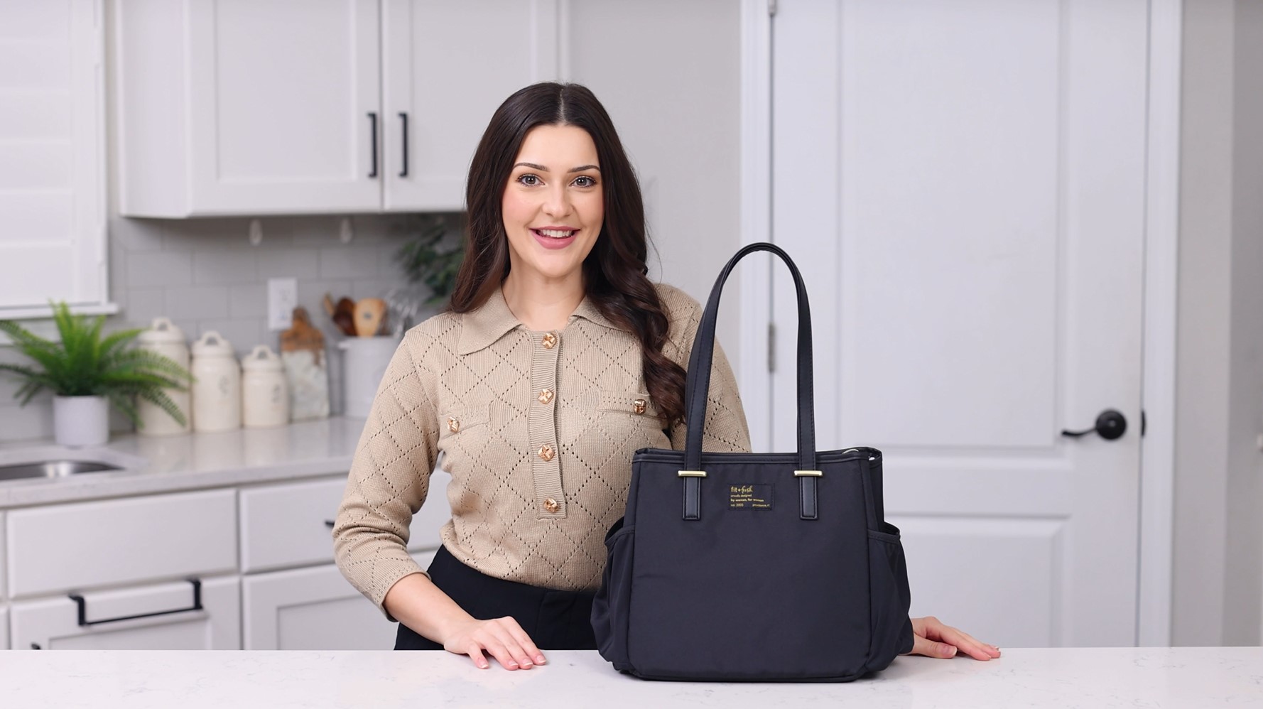 thumbnail video image 3 of (5 pack) Fit & Fresh Copley Lunch Bag for Women, Large Lunch Tote, Reusable Insulated Lunch Bag for Work, Black, Best Used for On-the-Go Snacks, Workday Meals, and Travel, 3 of 13