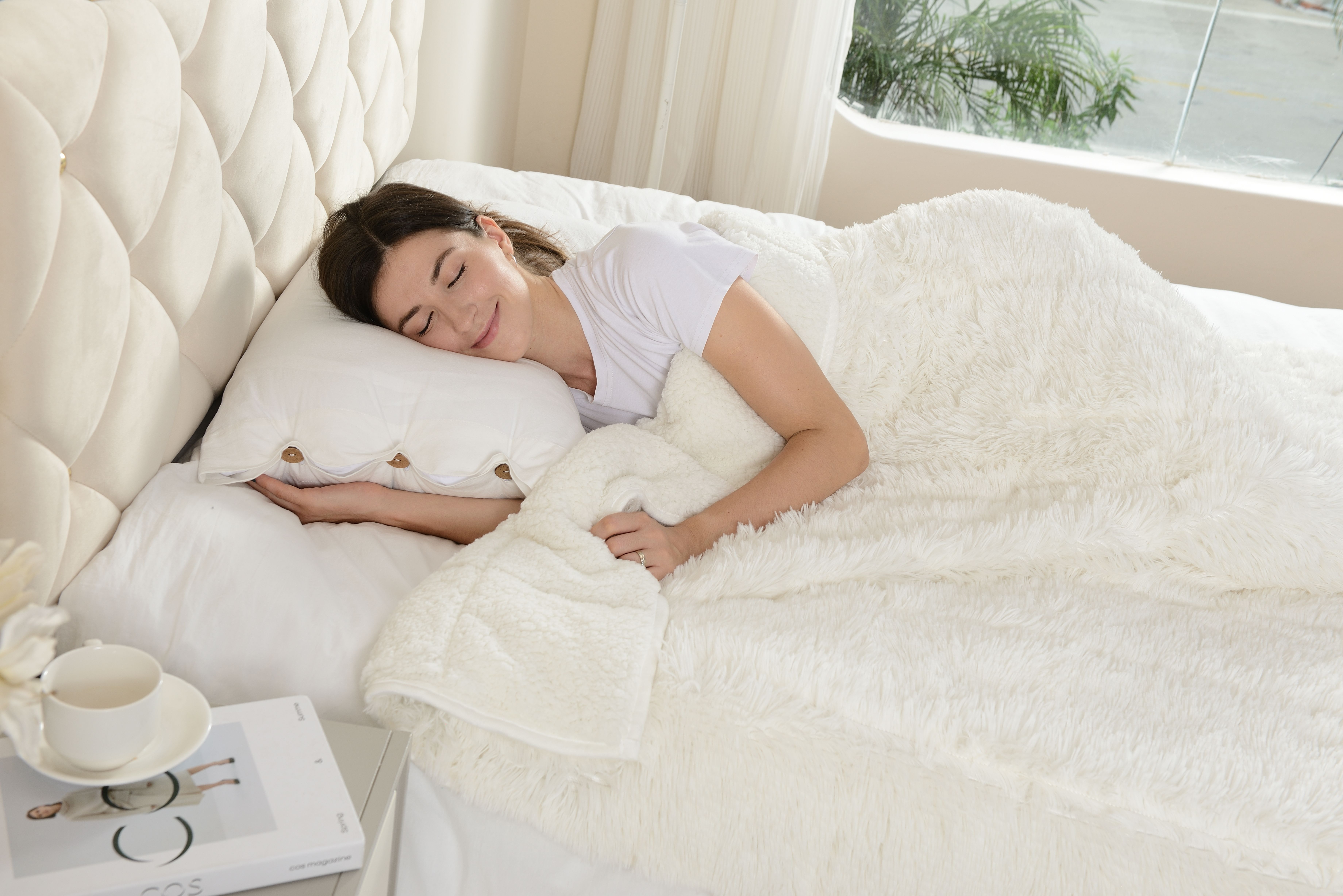 thumbnail video image 2 of Buzio 15lbs Sherpa Blanket - Luxuriously Plush Soft Weighted Blankets, Perfect for Bed Sleep, Sofa Chill Time and Lazy Weekends, 60''x80", Navy Blue, 2 of 8