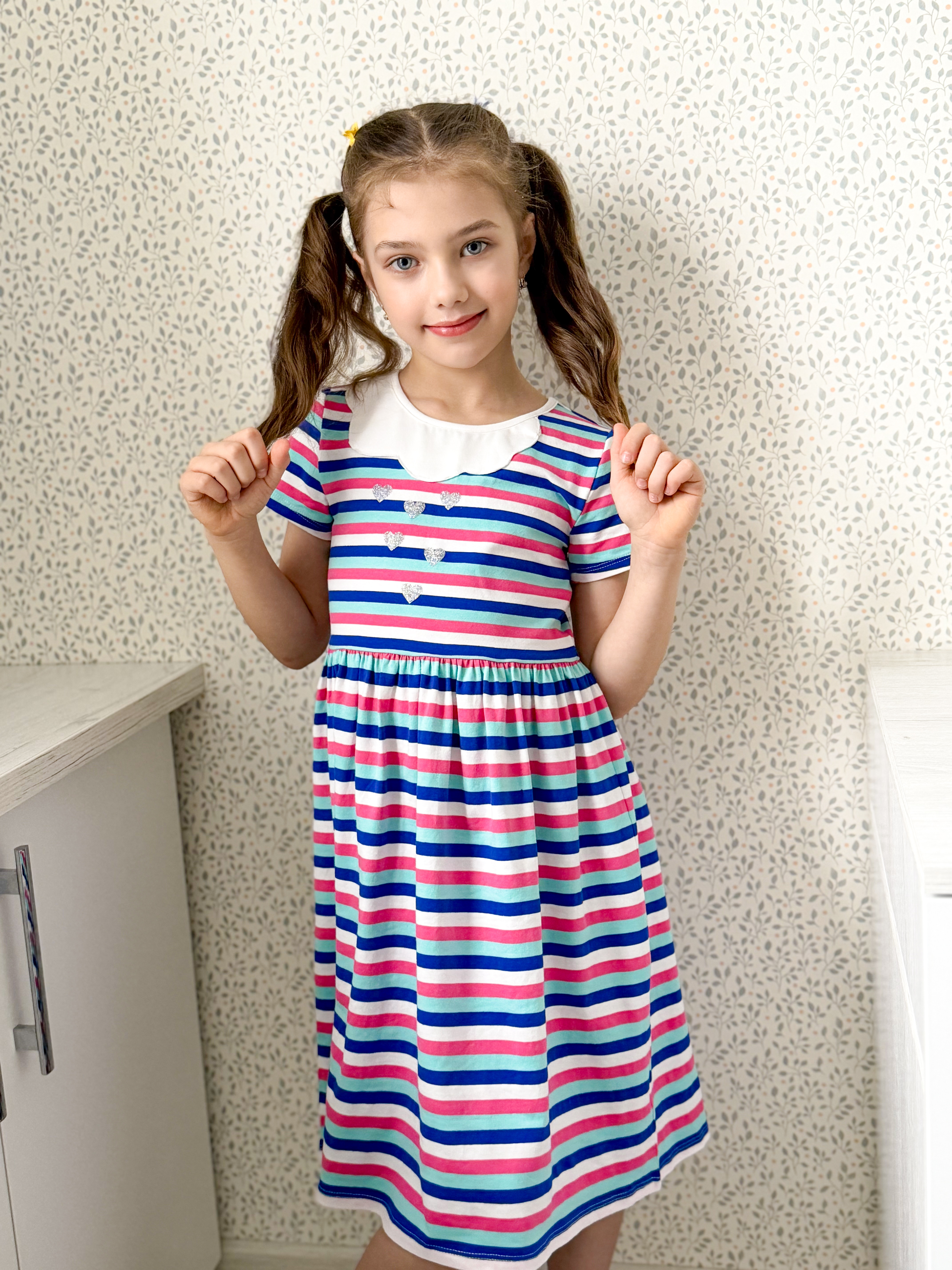 thumbnail video image 2 of Girls Dress Multicolor Striped Glitter Heart Vintage Short Sleeve School 8 Years, 2 of 8