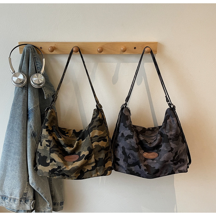 thumbnail video image 2 of Sunyuer Camouflage Hobo Tote Bag for Women, Large Capacity Canvas Shoulder Bag, Adjustable Strap Multi‑Pocket Casual Crossbody Hobo Purse for Daily Travel Work, 2 of 8