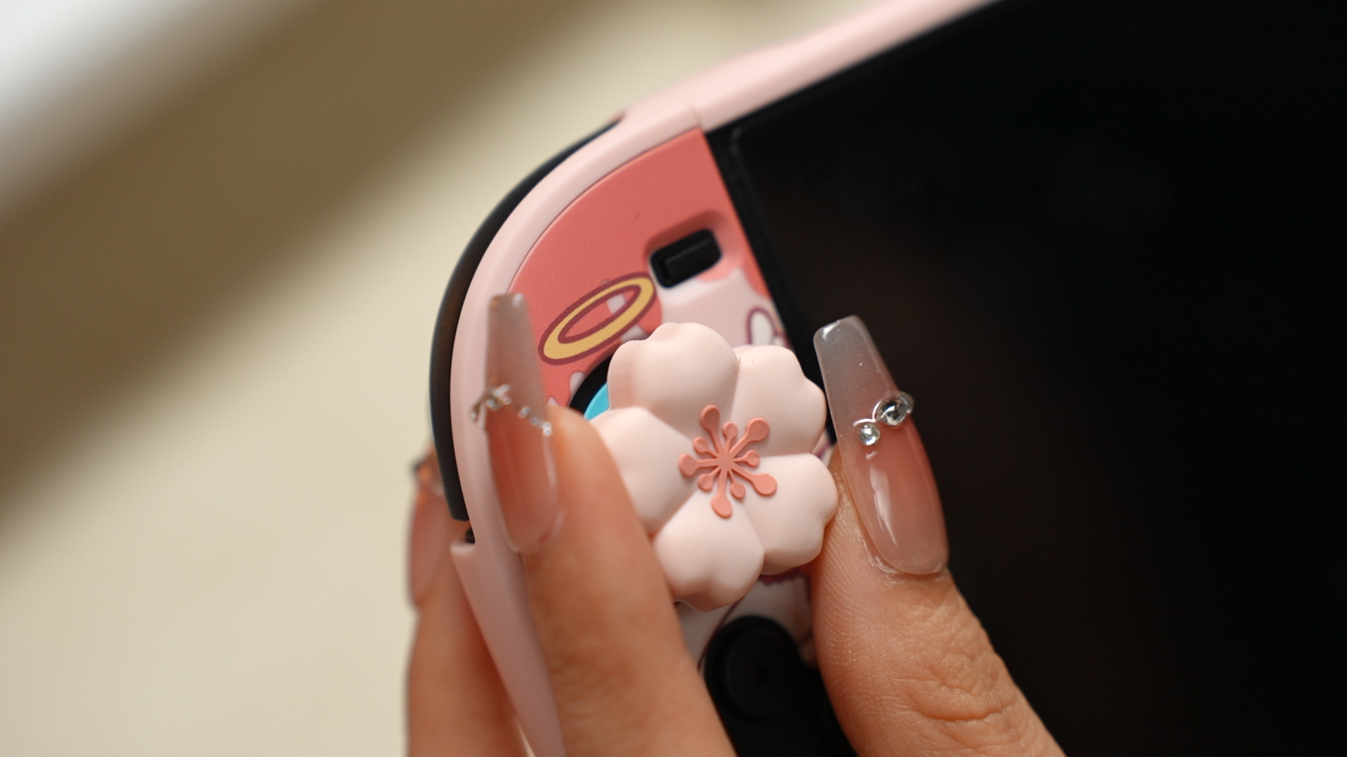 thumbnail video image 2 of GeekShare Thumb Grip Caps Switch 2 Silicone Joystick Cover for Nintendo Switch 2025 Sakura 4PCS, 2 of 6