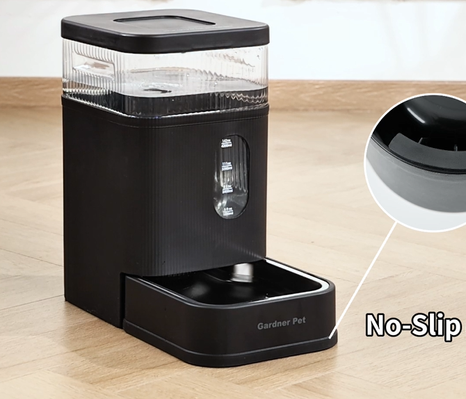 thumbnail video image 2 of Nomipaw Automatic Dog Water Dispenser Gravity Waterer with Stainless Steel Bowl Water Dispenser 6.5L Large Capacity Water Feeder with Filters for Dogs Cats Pets, BPA-Free Noise-Free (White, 6.5L), 2 of 8