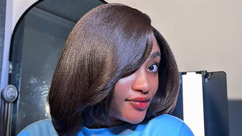 thumbnail video image 2 of LUXLUXE Kennedy Straight Layer 12" Long Full Adult Women Wig, Heat Resistant Fiber, Medium Brown Wig, 2 of 8