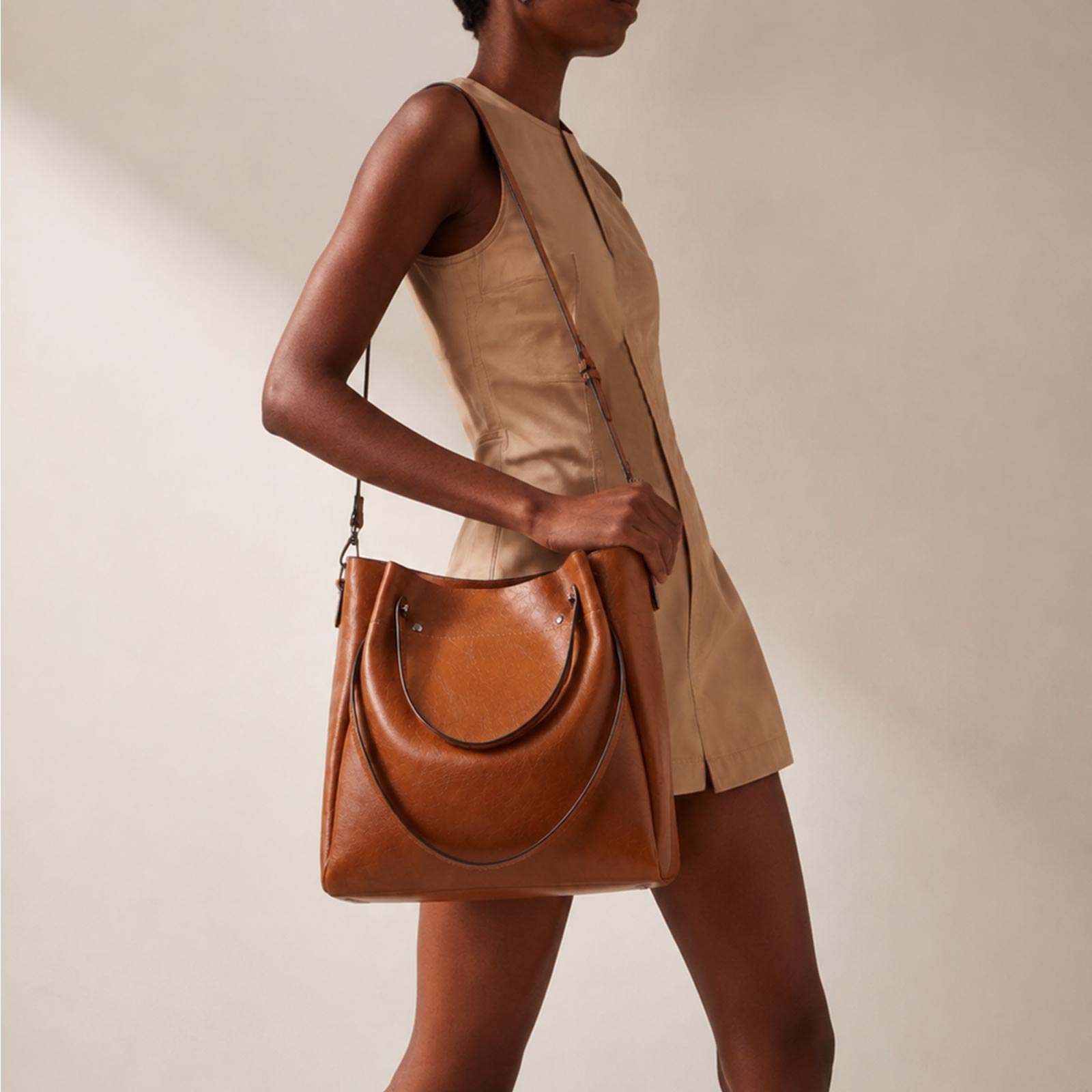 thumbnail video image 2 of GAEKEAO Women’s Hobo Bag Vegan Leather Tote with Top Handle and Adjustable Crossbody Strap, 2 of 8