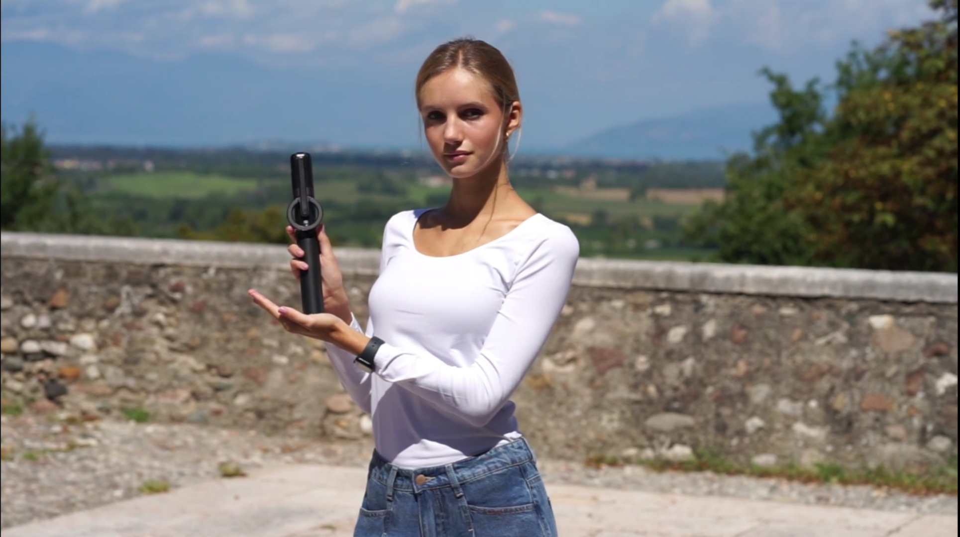 thumbnail video image 2 of TONEOF Magnetic Portable Retractable Mobile Phone Tripod, 2 of 9