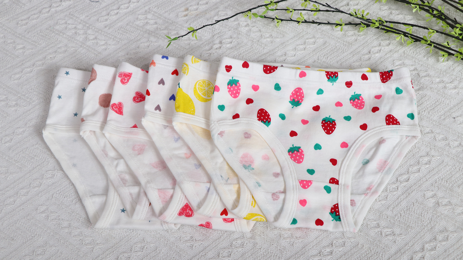 thumbnail video image 2 of Wowoo Place Little Girls 100% Soft Cotton Panties 6-Pack, Cute Assorted Print, Size 4T, 2 of 7