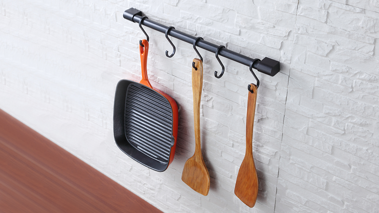 thumbnail video image 2 of KAIYING Kitchen Utensil Rack with Removable S Hook for Hanging Pots and Pans, Black Rod Hooks for Mugs, Wall Mounted Kitchen Rail Organizer, Aluminum,(5 Hooks), 2 of 9
