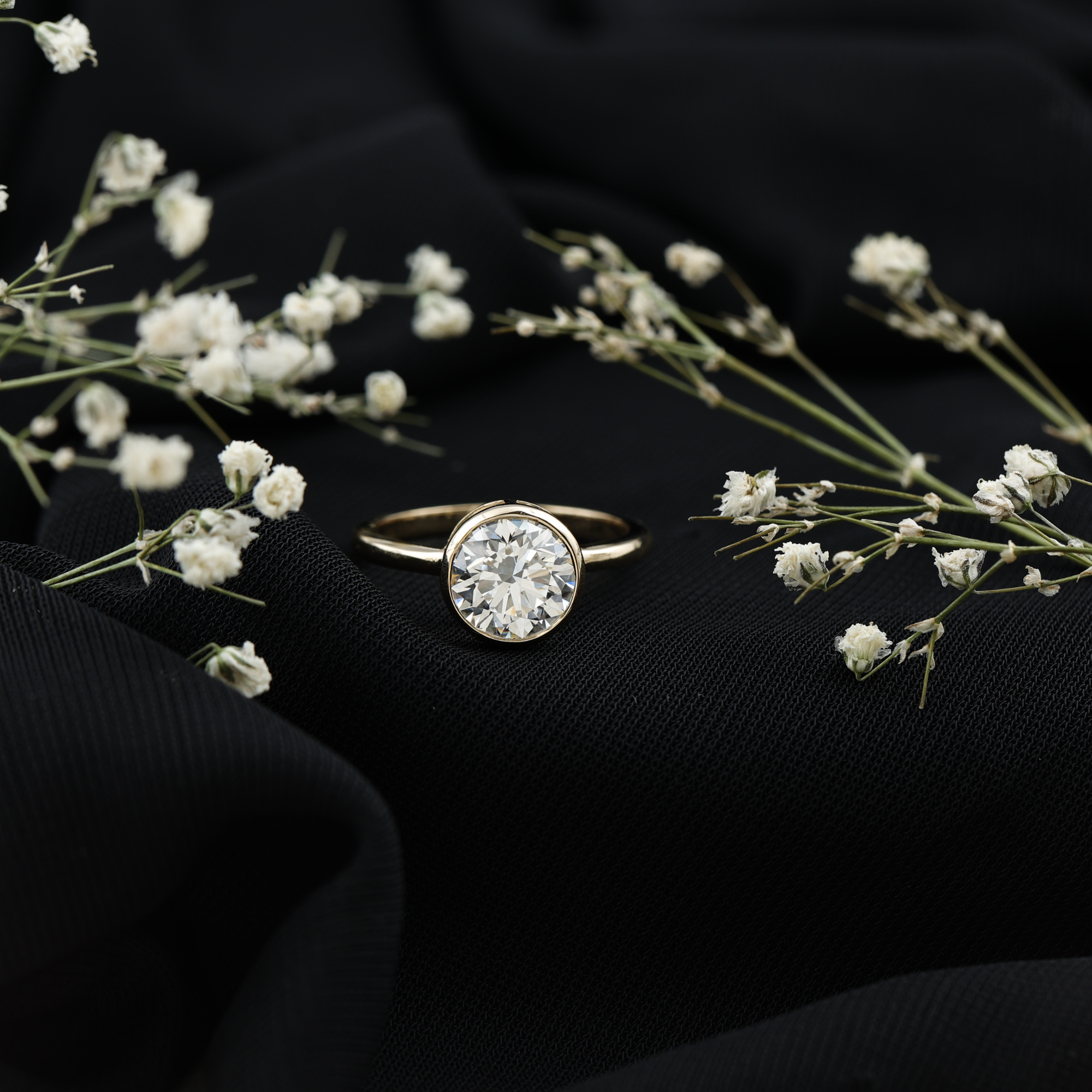 thumbnail video image 2 of Rosec Jewels Lab Grown Diamond Solitaire Engagement Ring (2 Carat, E-VS1 Quality) - IGI Certified - with Jewelry Box, 10K White Gold, US 3.00, 2 of 9