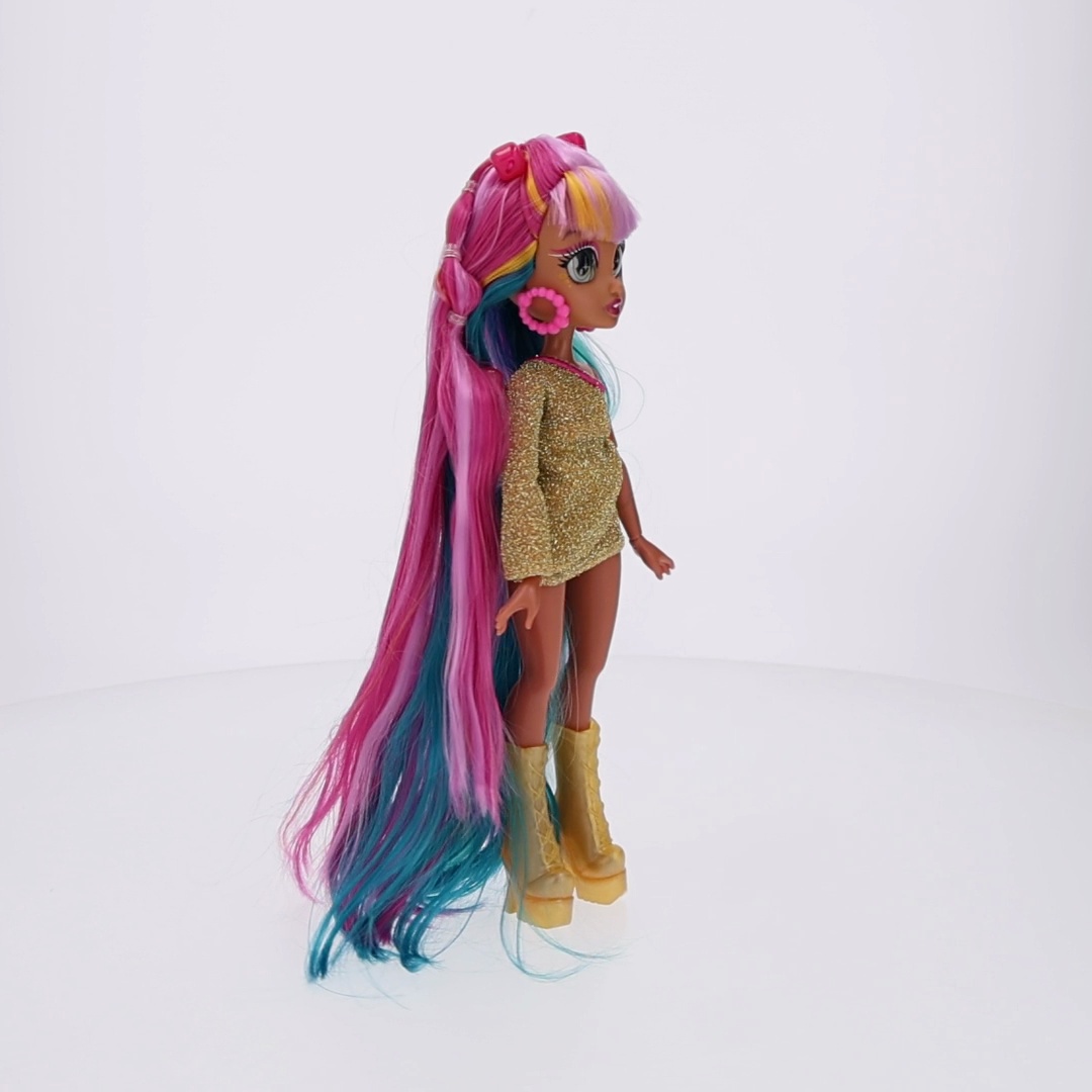 VIP Hair Makeover Quinn Fashion Doll, Transformable Hair and Glitter with  Heart Shape Beads - Walmart.com