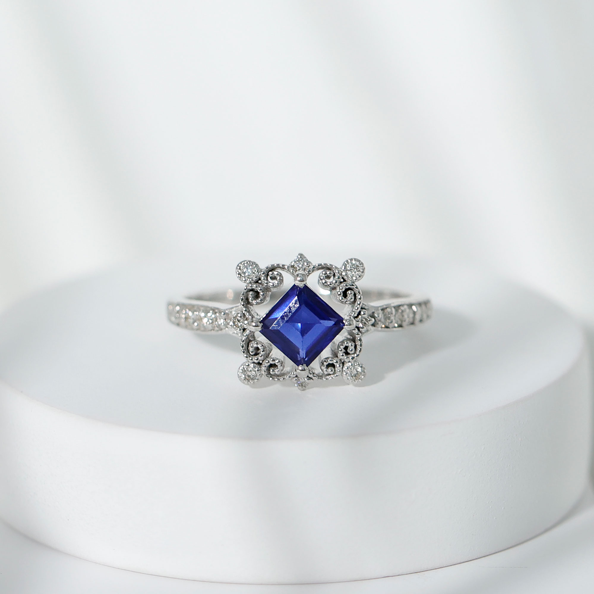 thumbnail video image 2 of Rosec Jewels Vintage Style Lab Grown Blue Sapphire Engagement Ring - AAAA Grade - Blue Sapphire Diamond Ring - with Jewelry Box, 18K Yellow Gold, US 11.50, 2 of 8