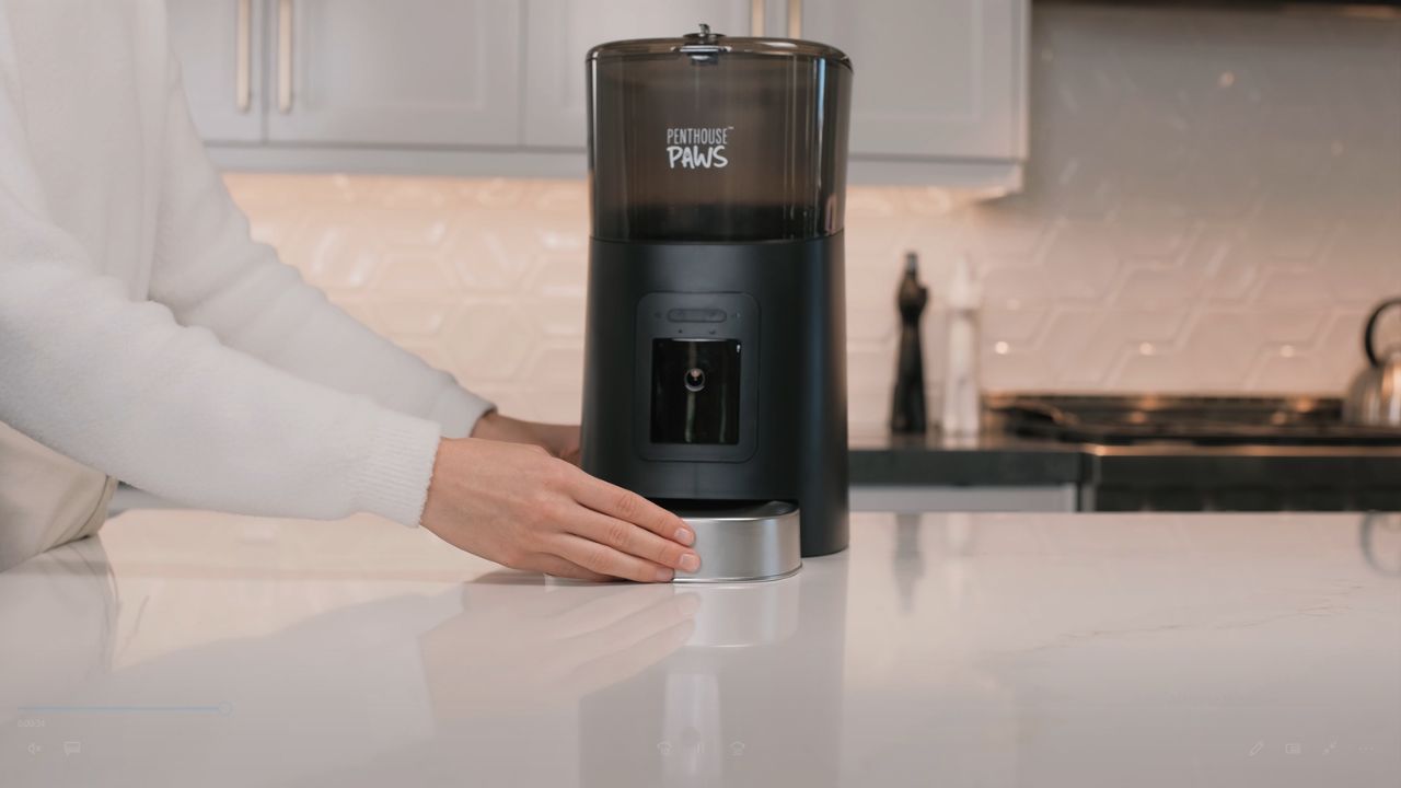 thumbnail video image 2 of Penthouse Paws Smart HD Automatic Pet Feeder, 6L Dry Food Capacity, 1080p Camera, 2-Way Audio, Scheduled Meals,  Backup Power, Easy to clean, Anti-Jam Design for Cat & Dog, Black/ Stainless Steel, 2 of 9