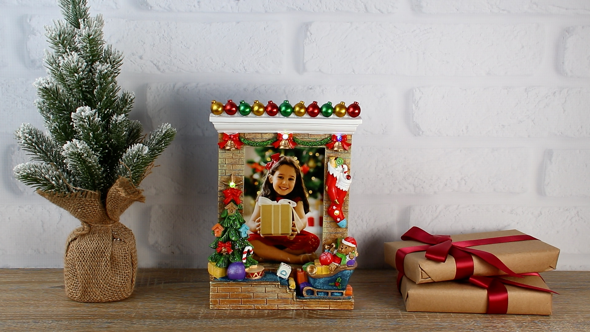 thumbnail video image 2 of Fine Photo Gifts Light up 4x6 Christmas Ornament Resin Picture Frame, 2 of 6