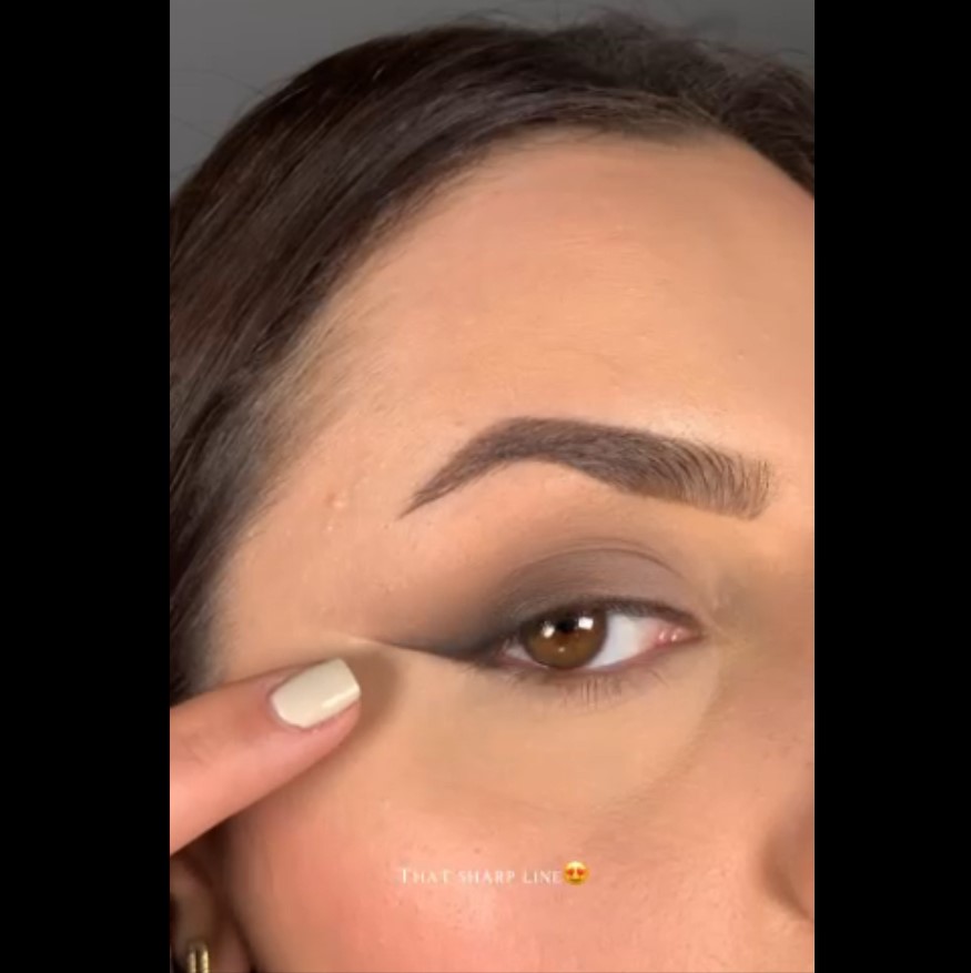 thumbnail video image 2 of Vertex Beauty Makeup Tape Stencil for Beginners Eyeliner Winged Tips Clean Angled Eyeshadow Edges Real Eye Strips For Firm Hold Stencils Black Eye Liner Gel Techniques Sticker Eyes Shadow Shield Pads, 2 of 6