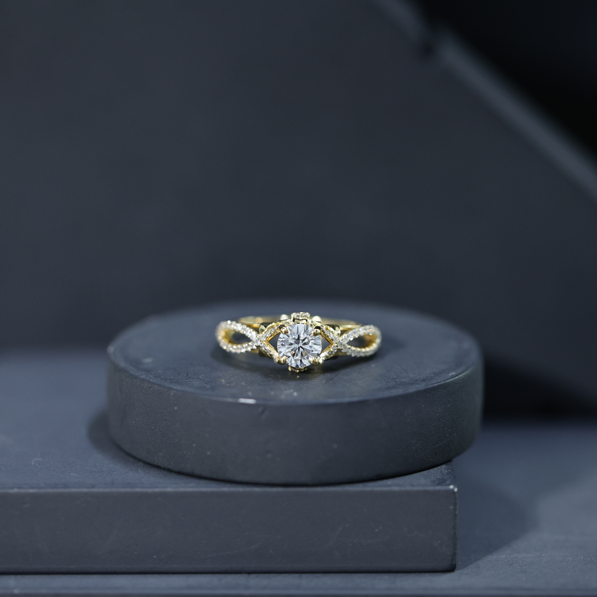 thumbnail video image 2 of Rosec Jewels Lab Created Diamond Ring - Designer Engagement Ring 1 Ct - 6 MM - EF-VS Quality, 18K Yellow Gold, US 9.50, 2 of 9