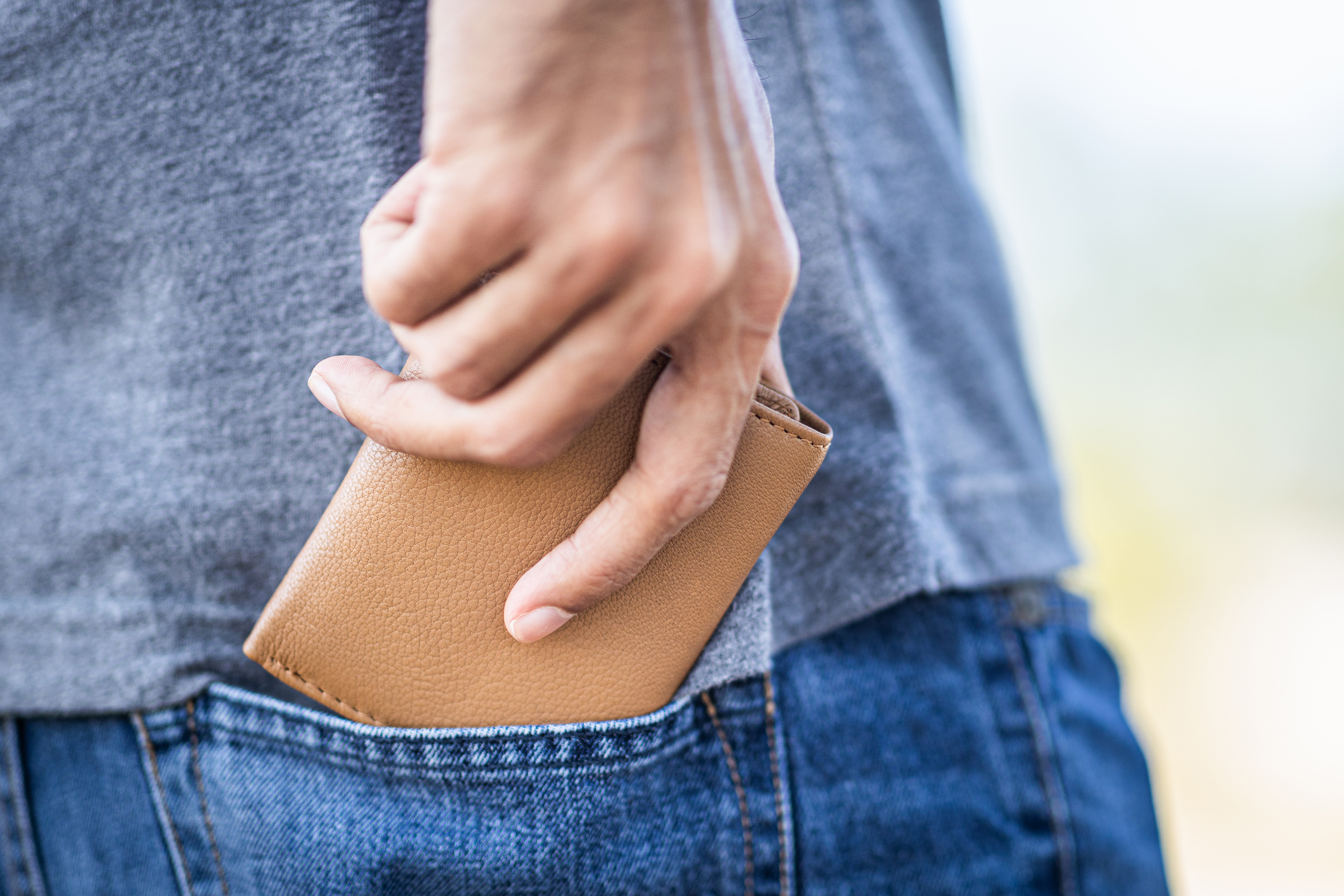 thumbnail video image 2 of Texan Bull RFID Signal Blocking Trifold Wallets for Men Genuine Cow Leather, 2 of 5