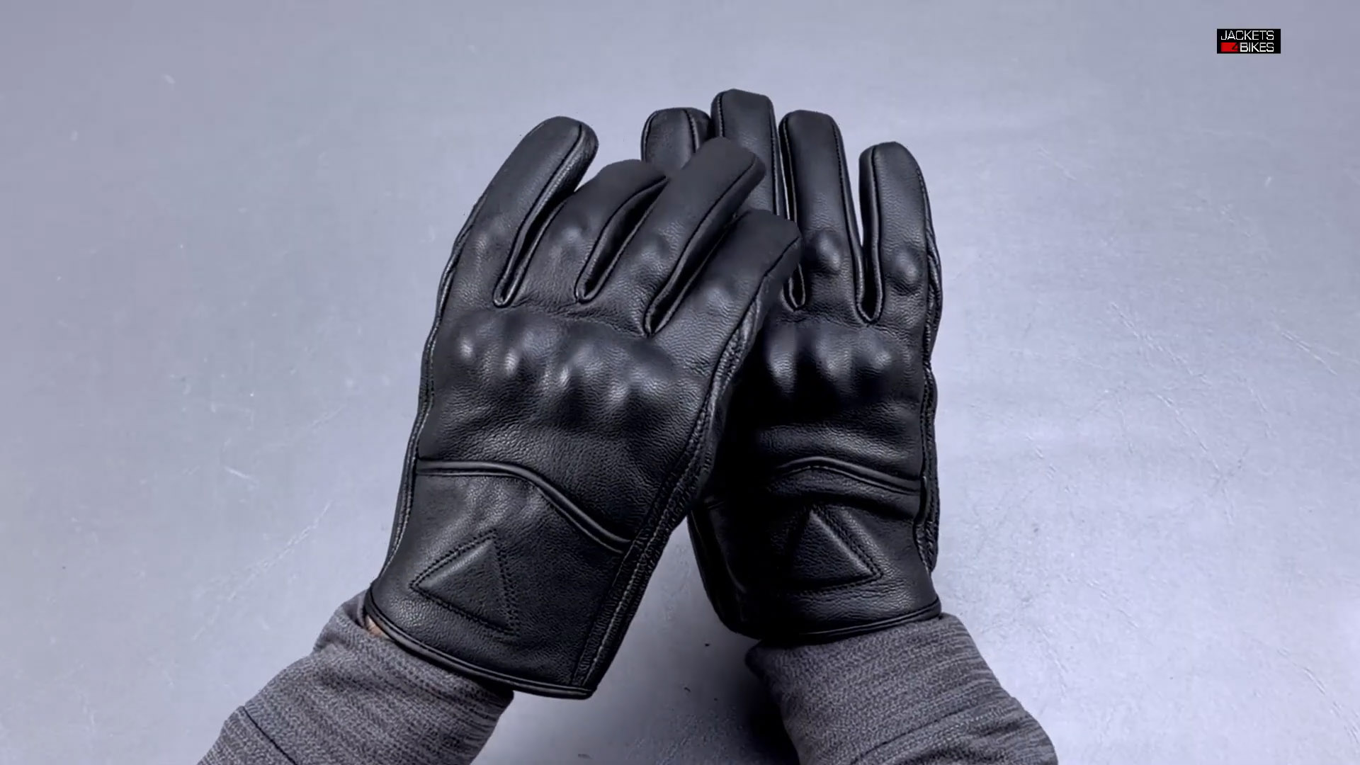 thumbnail video image 2 of Jackets 4 Bikes Men's Premium Leather Street Motorcycle Protective Cruiser Biker Gel Gloves BlackBlue S, 2 of 7