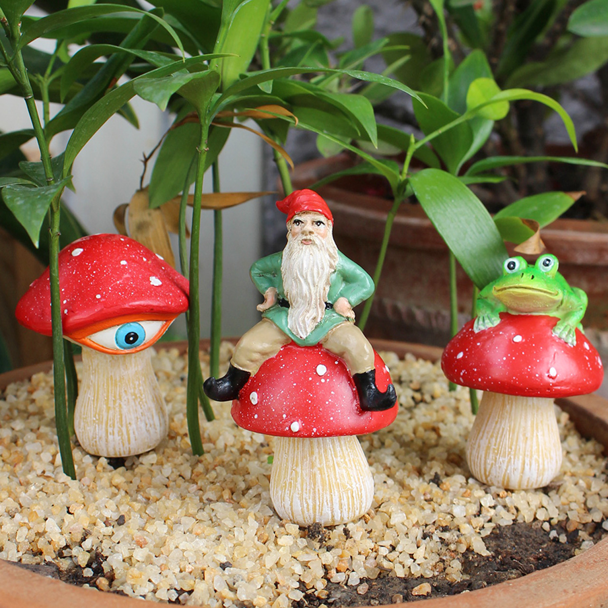 thumbnail video image 2 of TNSAWRRYOE Charming Dwarf Frog Mushroom Garden Yard Decor-Outdoor Statue Set for Potted Plants & Gardens, 2 of 7