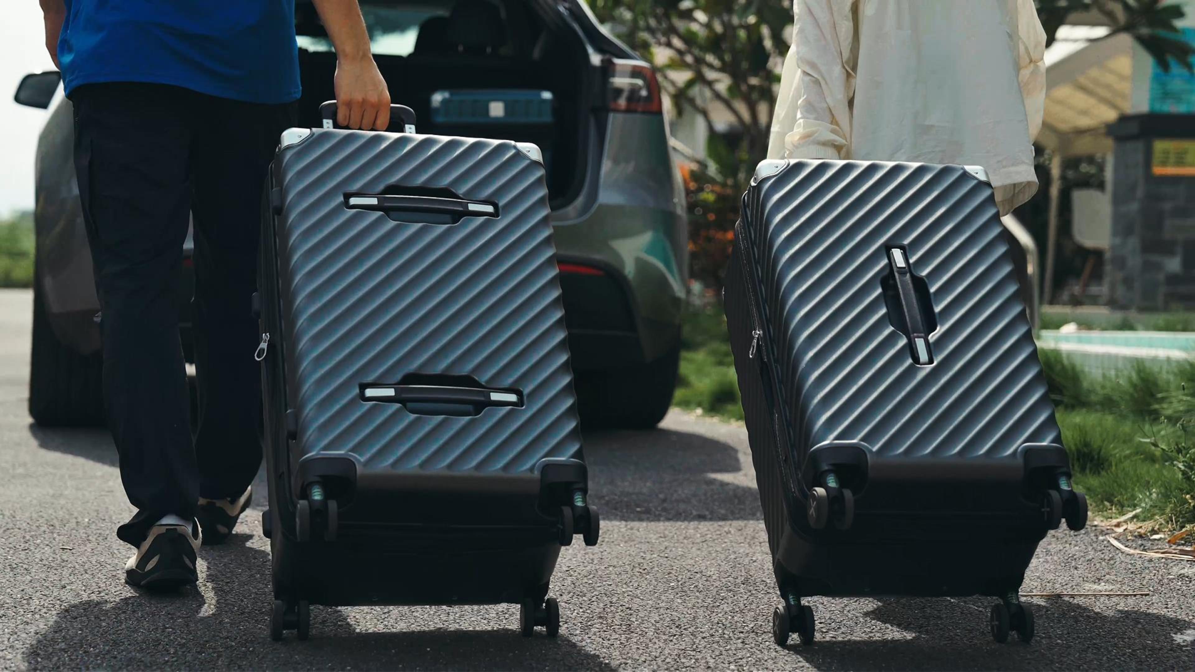 thumbnail video image 2 of 30inch Trunk Style Extra Large Expandable Luggage, Polycarbonate TSA Approved Spinner Suitcase, Black, 2 of 15