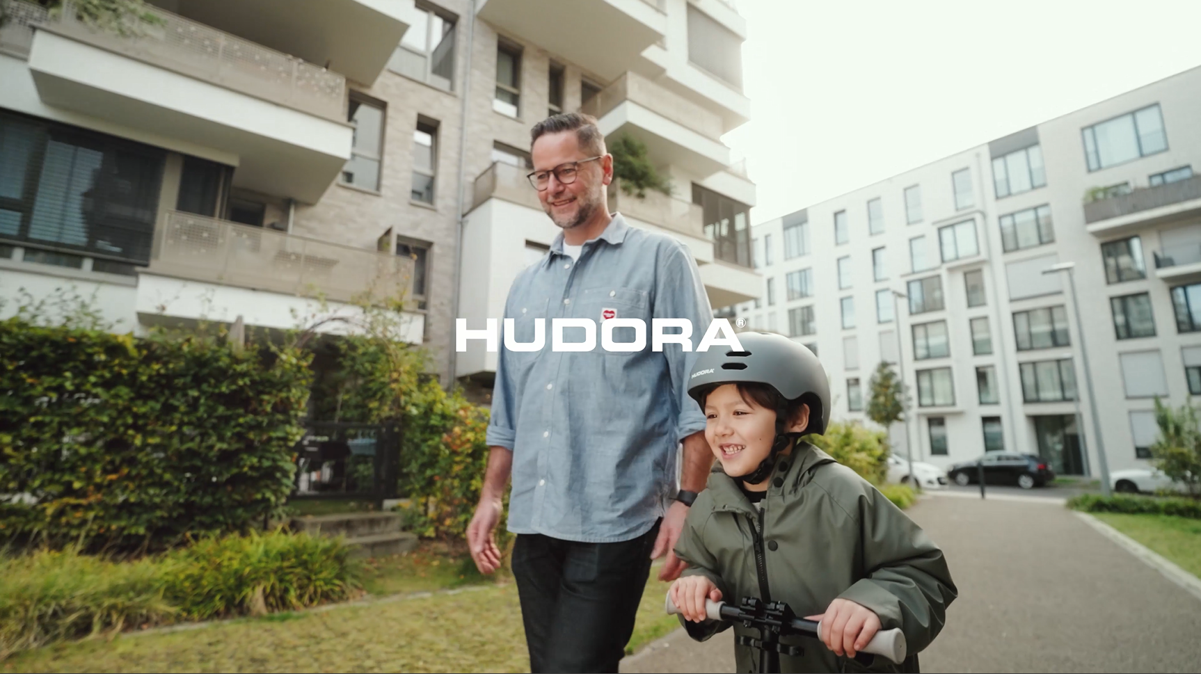 thumbnail video image 2 of Hudora Scooter up 145 (57") Junior Green - Lightweight - Age 3+ - up to 132lb, 2 of 8