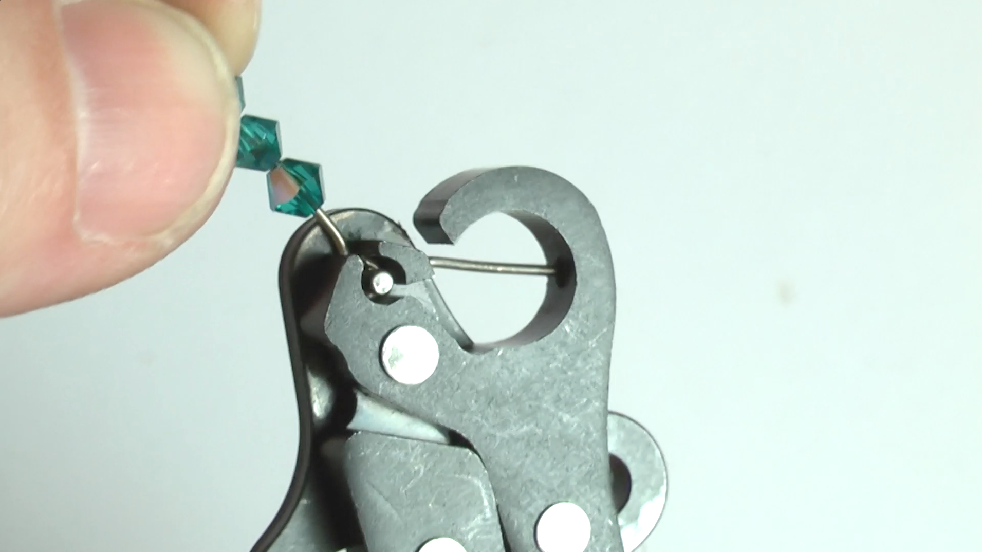 thumbnail video image 2 of The Beadsmith Original One Step Looper – Create and Trim Consistent 1.5 mm Loops for Jewelry Making, Use With 24-18g Craft Wire (Patented), 2 of 10