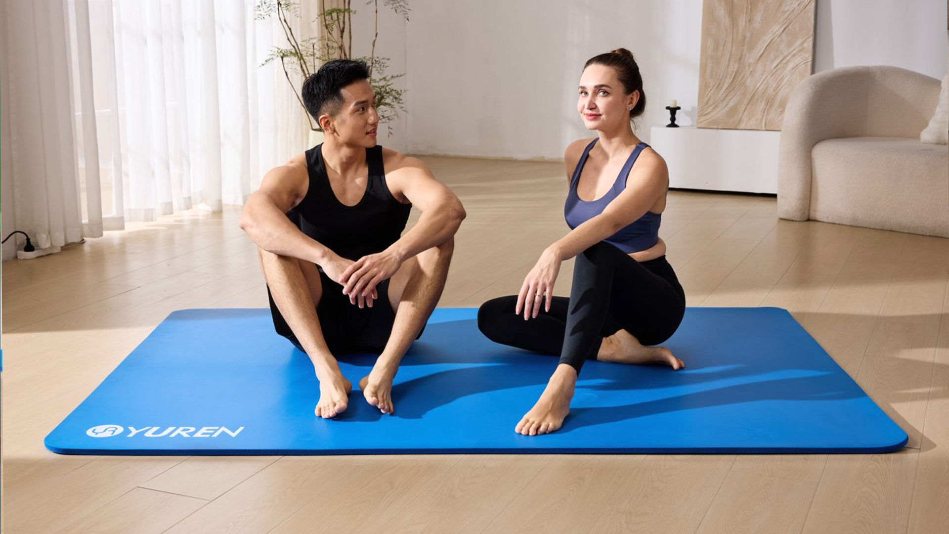 UVU トレーニングボトムス 青 YR Large 6x4 ft Workout Fitness Pad, 1/2