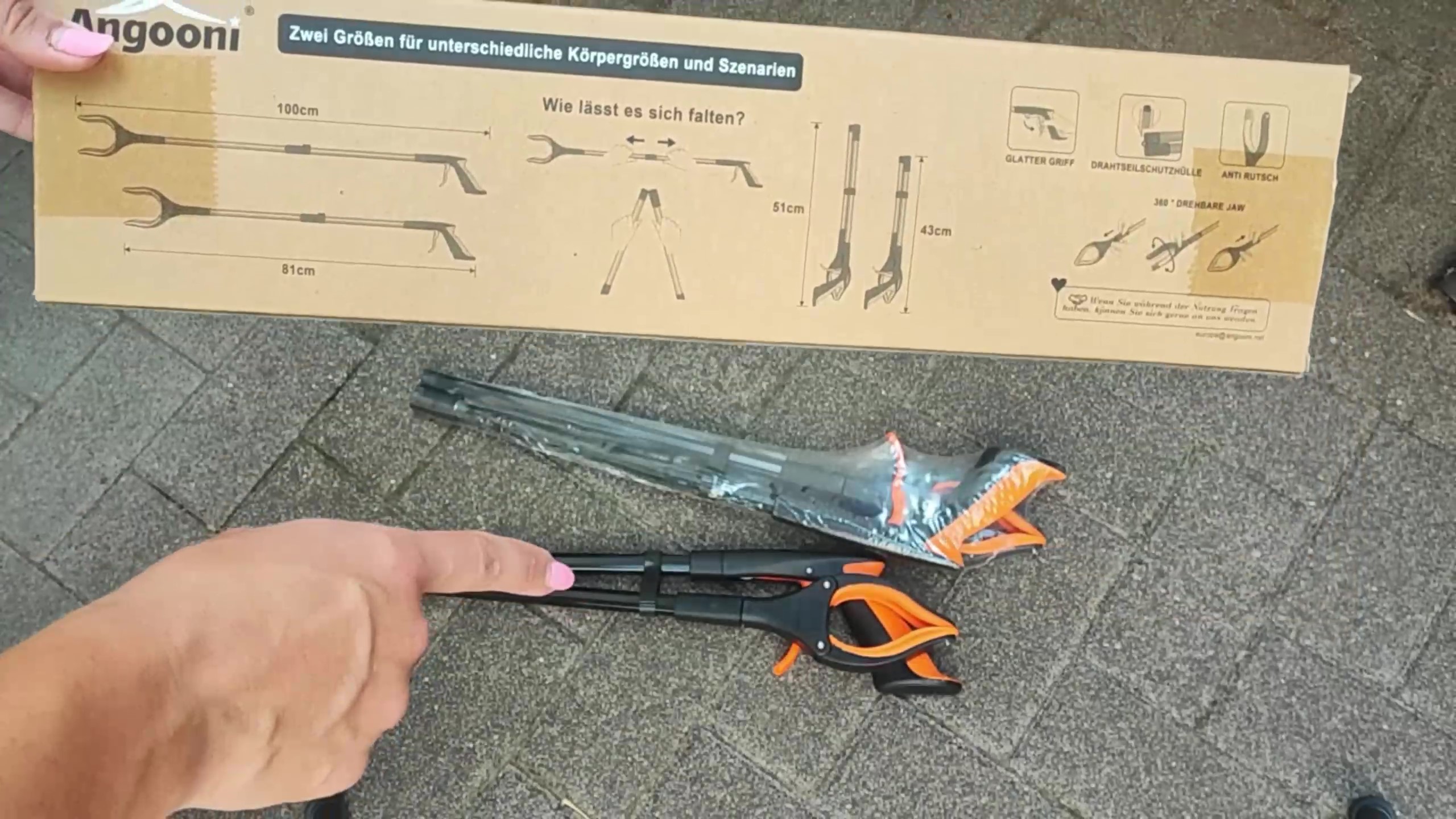 thumbnail video image 2 of Angooni 2 Set of Folding Grabber Reacher Tool - 39" Aluminum Trash Picker Handle, 31" Claw Grabber Aids for Elderly, 2 of 8